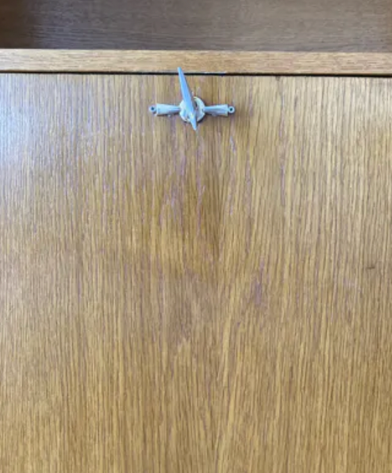 Secretary compass feet