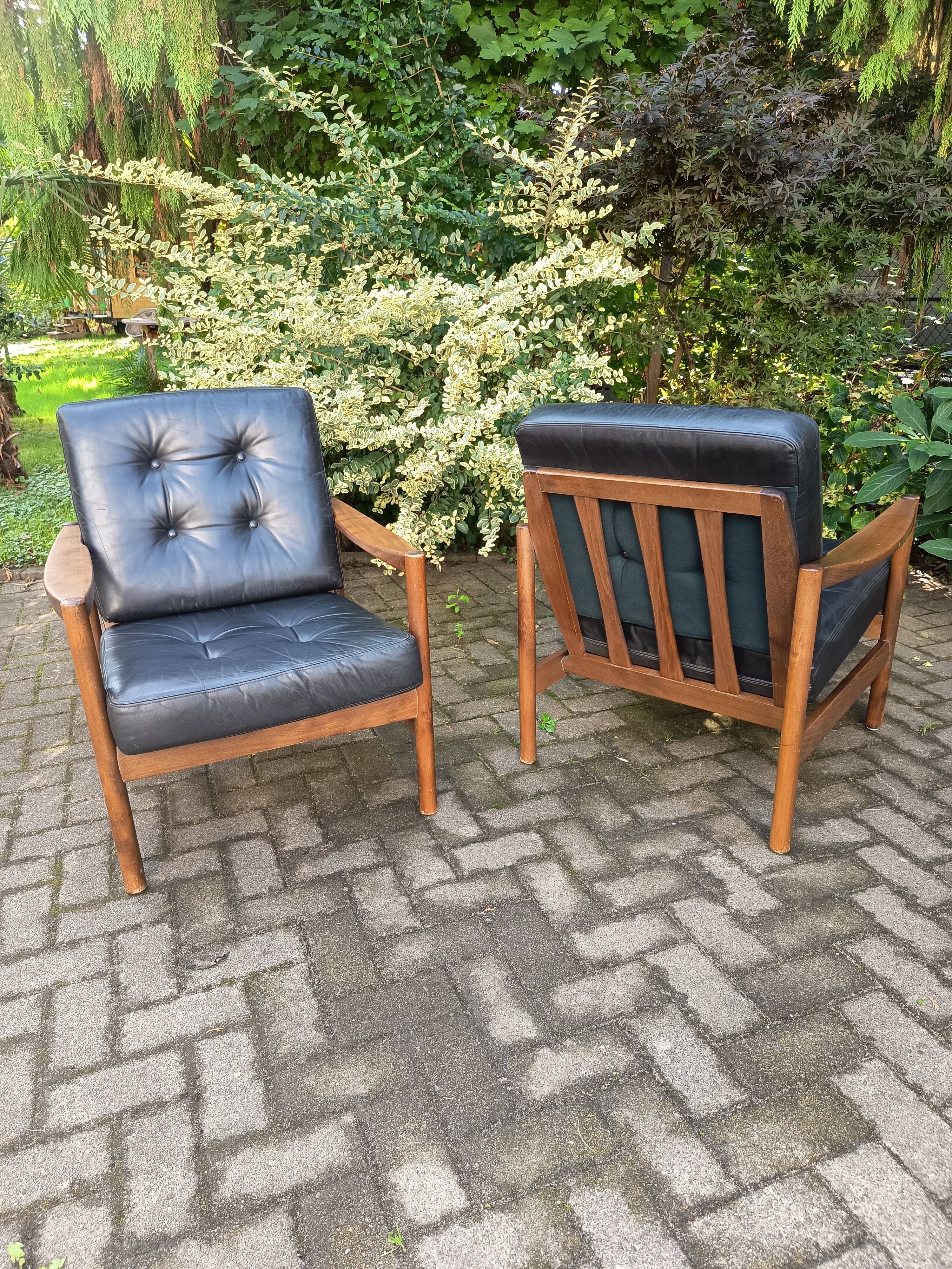 Paire de fauteuils scandinaves cuir, 1960