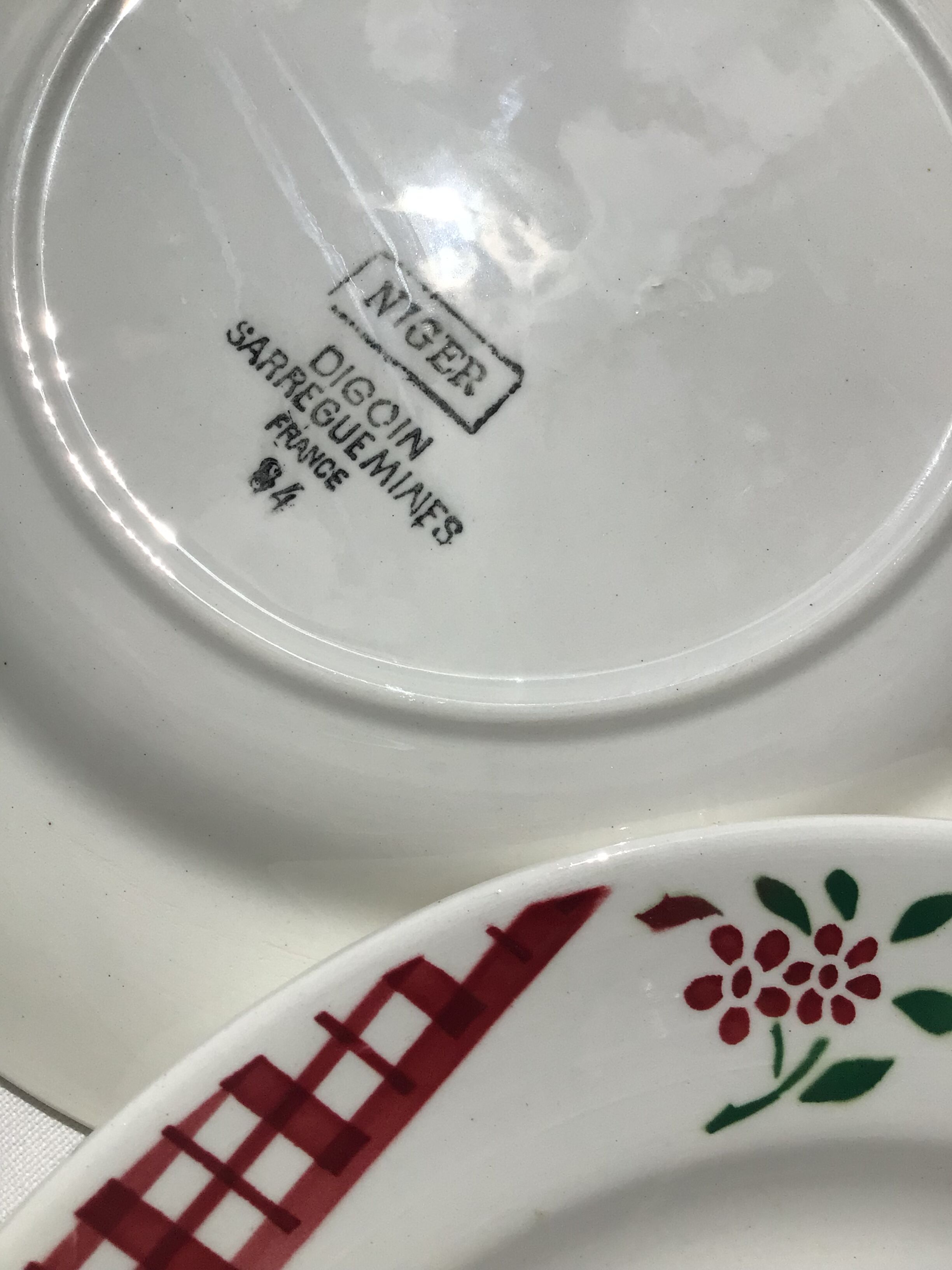 6 plates dessert digoin model niger dark red