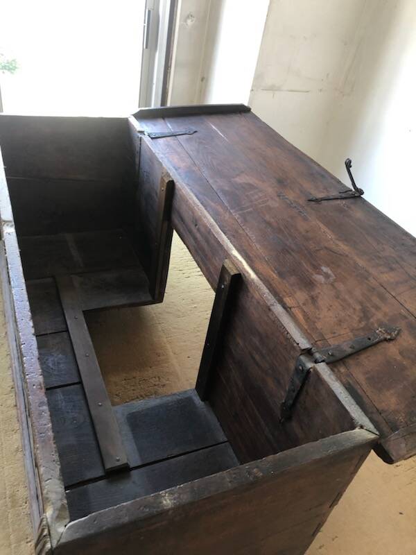 Coffre-bureau sculpté, style gothique, XVII-XIX ème suècle