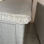 Ensemble chambre rotin blanc : commode, miroir, lit, panier