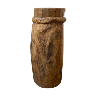 Dug trunk used as grain tank in Rajasthan