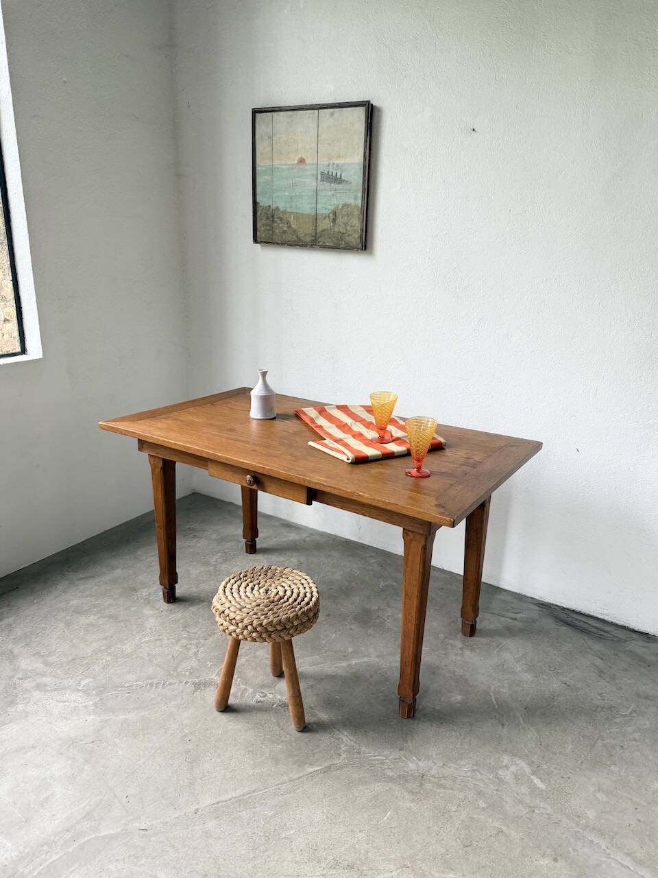Extendable farmhouse table in oak