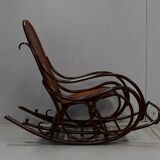Rocking chair et son repose pieds, en hêtre 1900