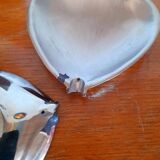 Cendrier fleur de lotus en métal argenté, 1970.