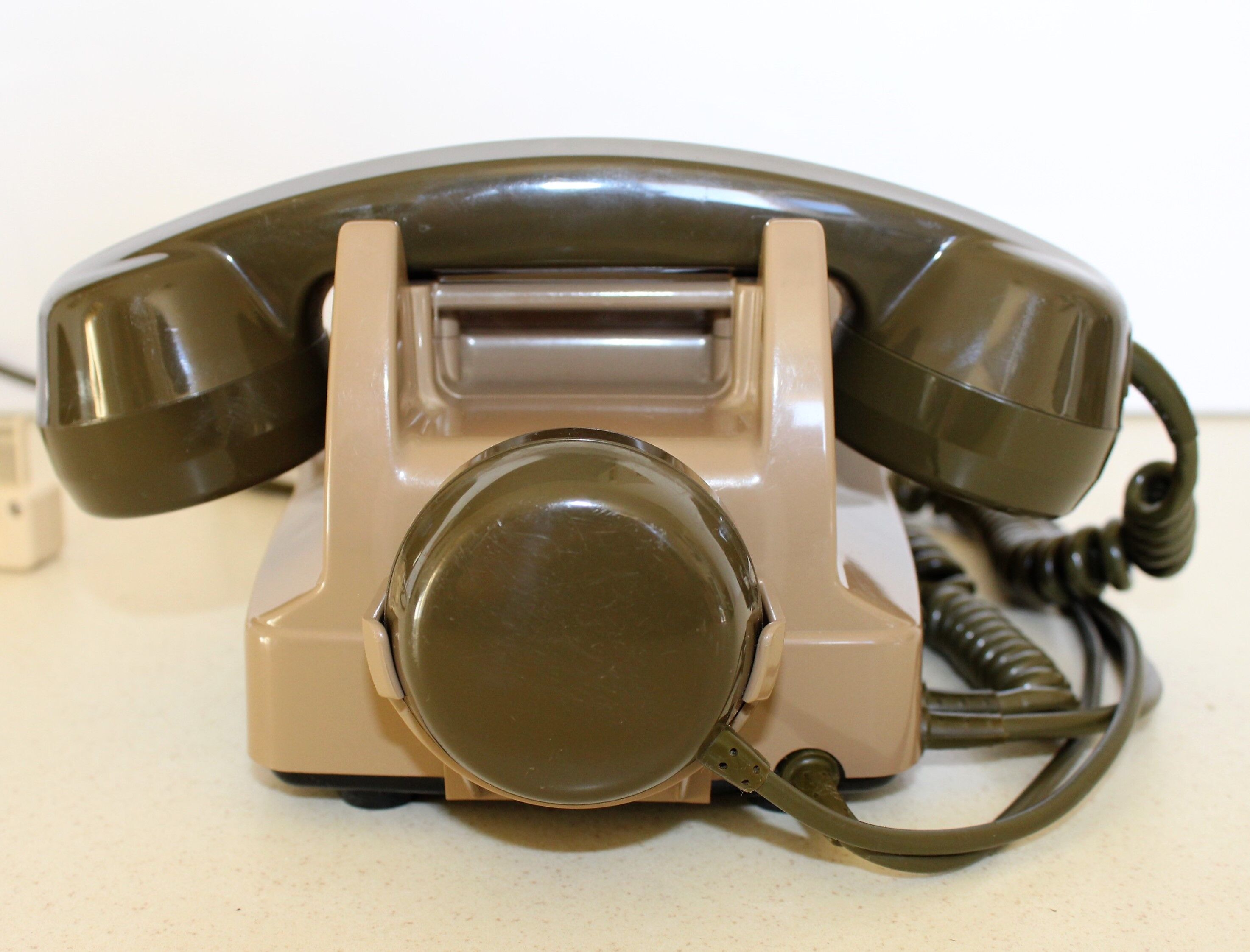 Vintage S63 two-tone dial phone