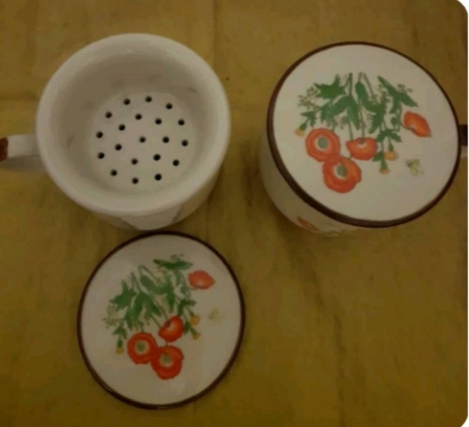 2 tea/herbal tea cups with infuser and lids