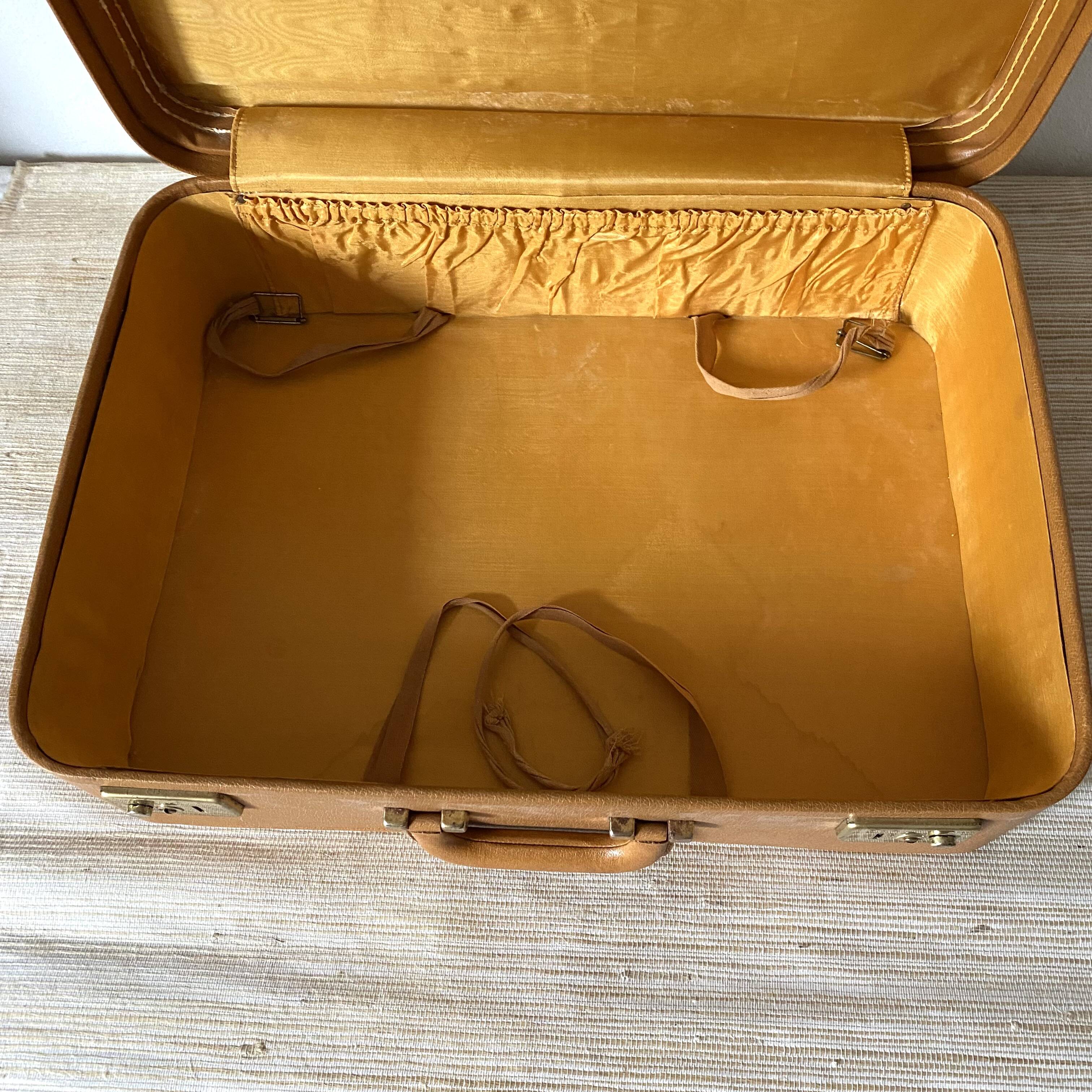 Valise vintage semi rigide 40X55