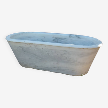 19th century marble bathtub