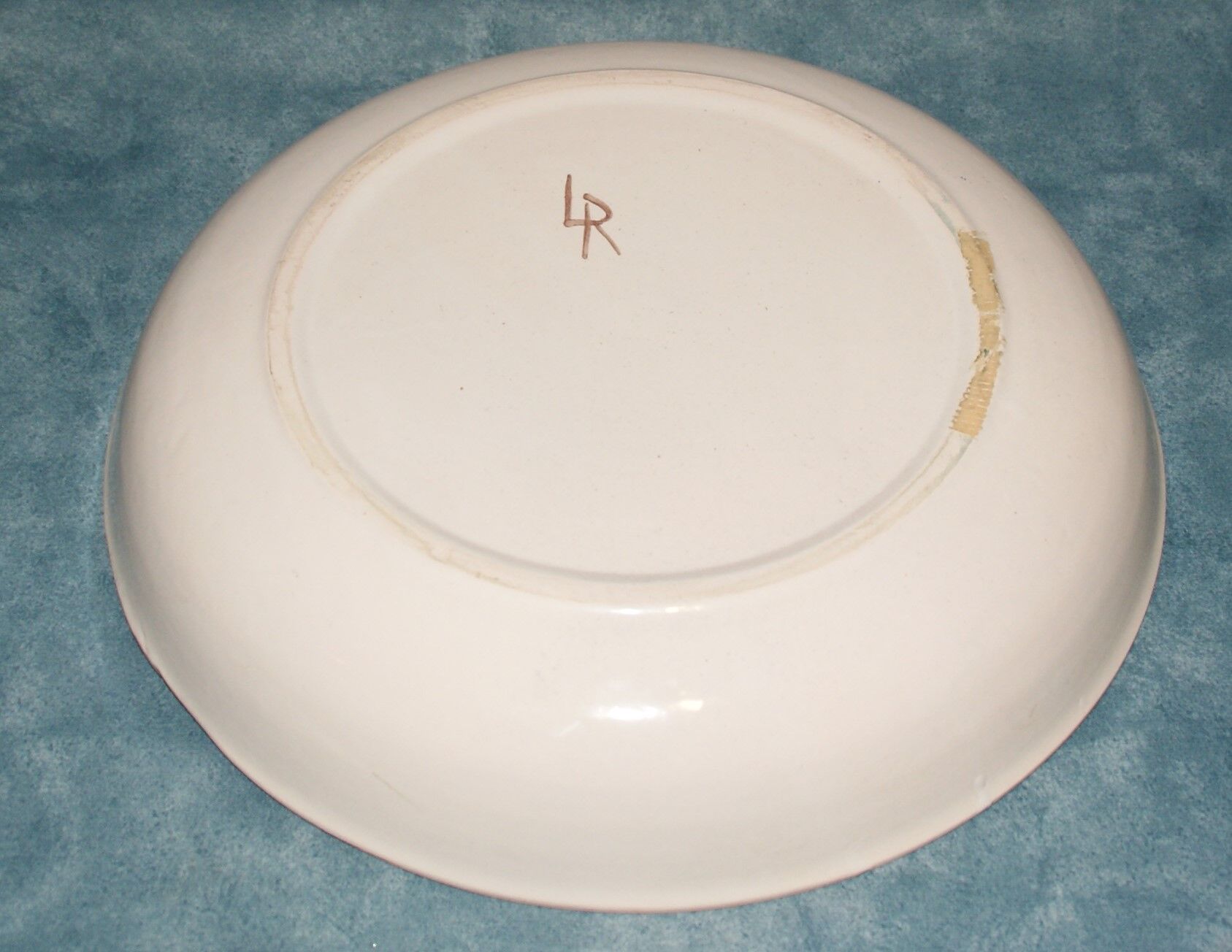 Large dish with rooster decoration, signed