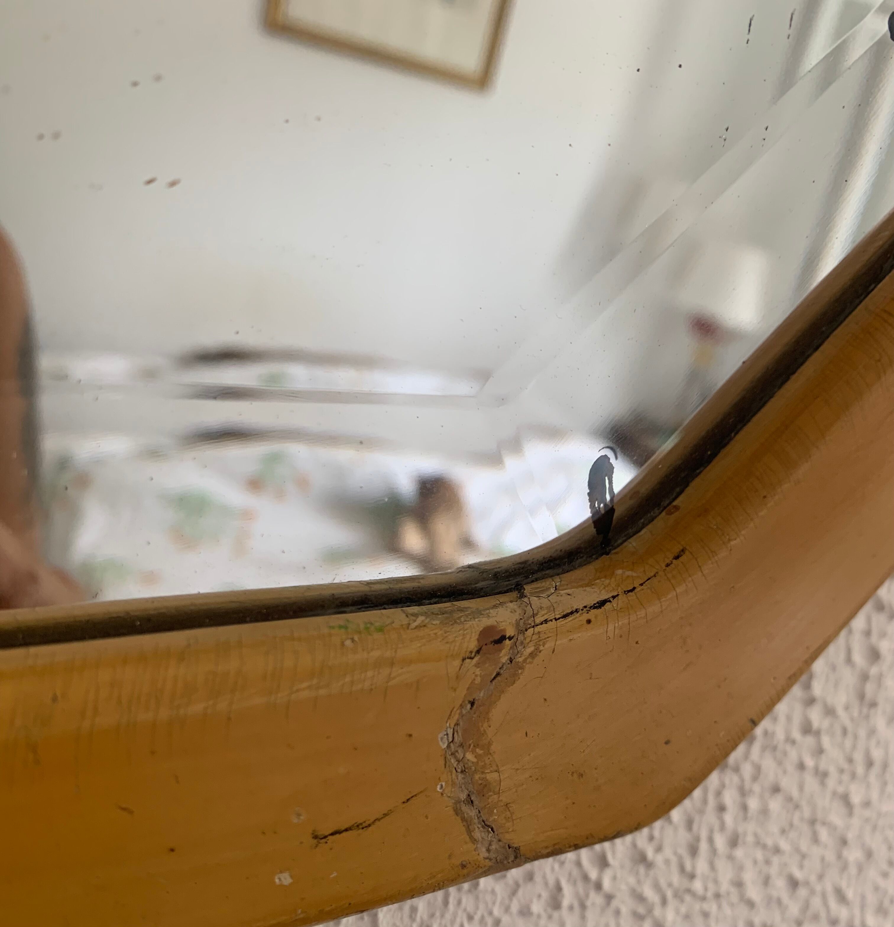 Miroir vintage 1930  biseauté octogonal bois stuc - 66 x 45 cm