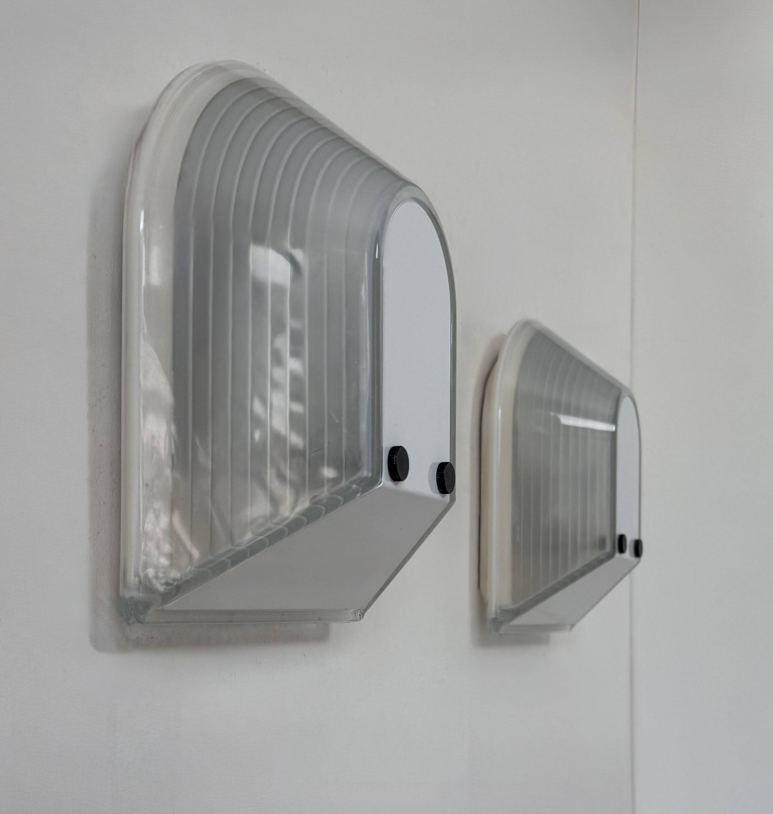 Pair of Tesi wall lights by Roberto Fiorato, Prisma, frosted glass Italy 1980