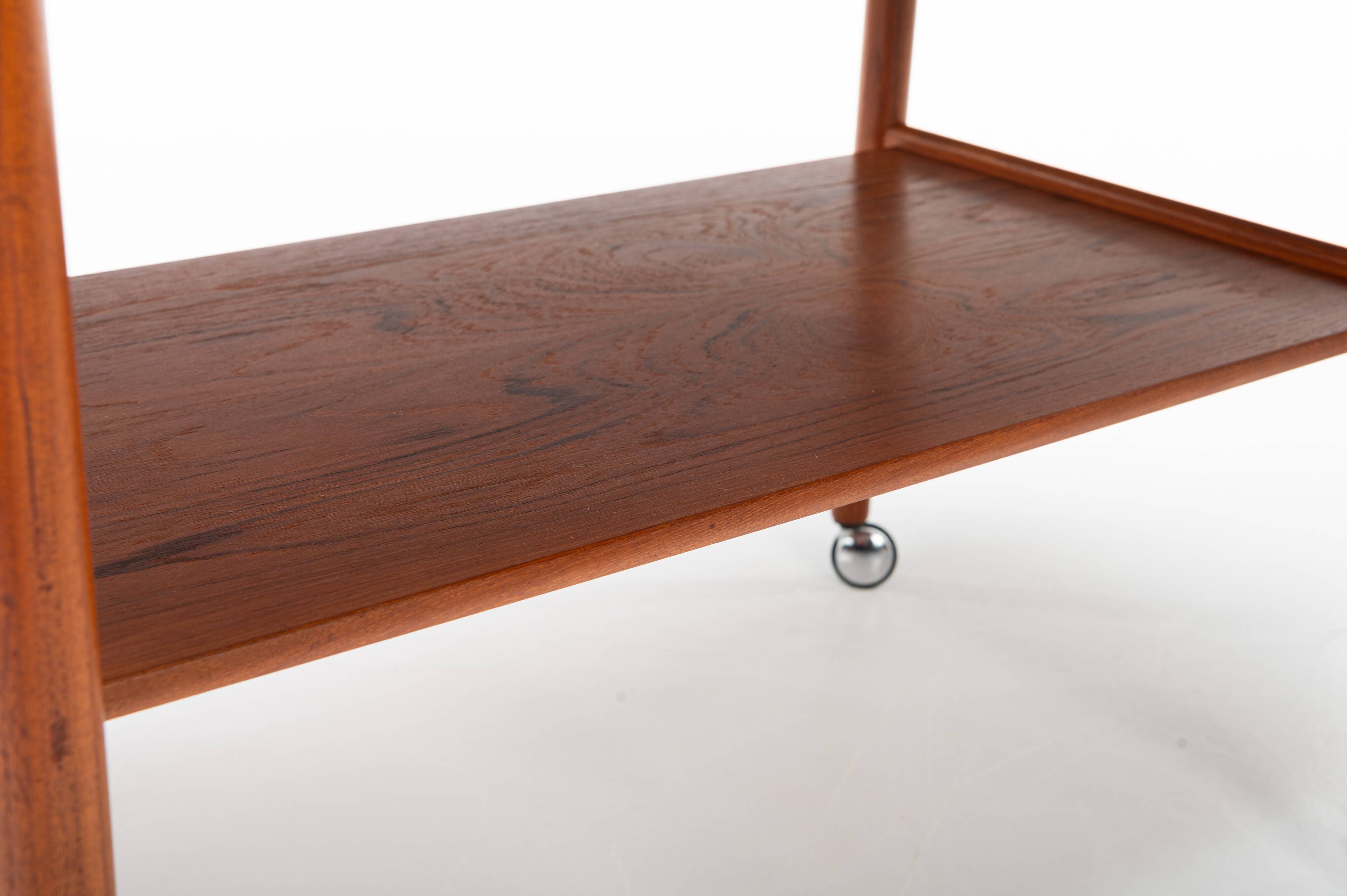 Serving trolley by Poul Hundevad