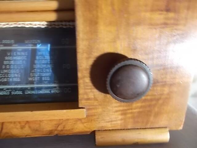 Vintage TSF radio, art deco radio