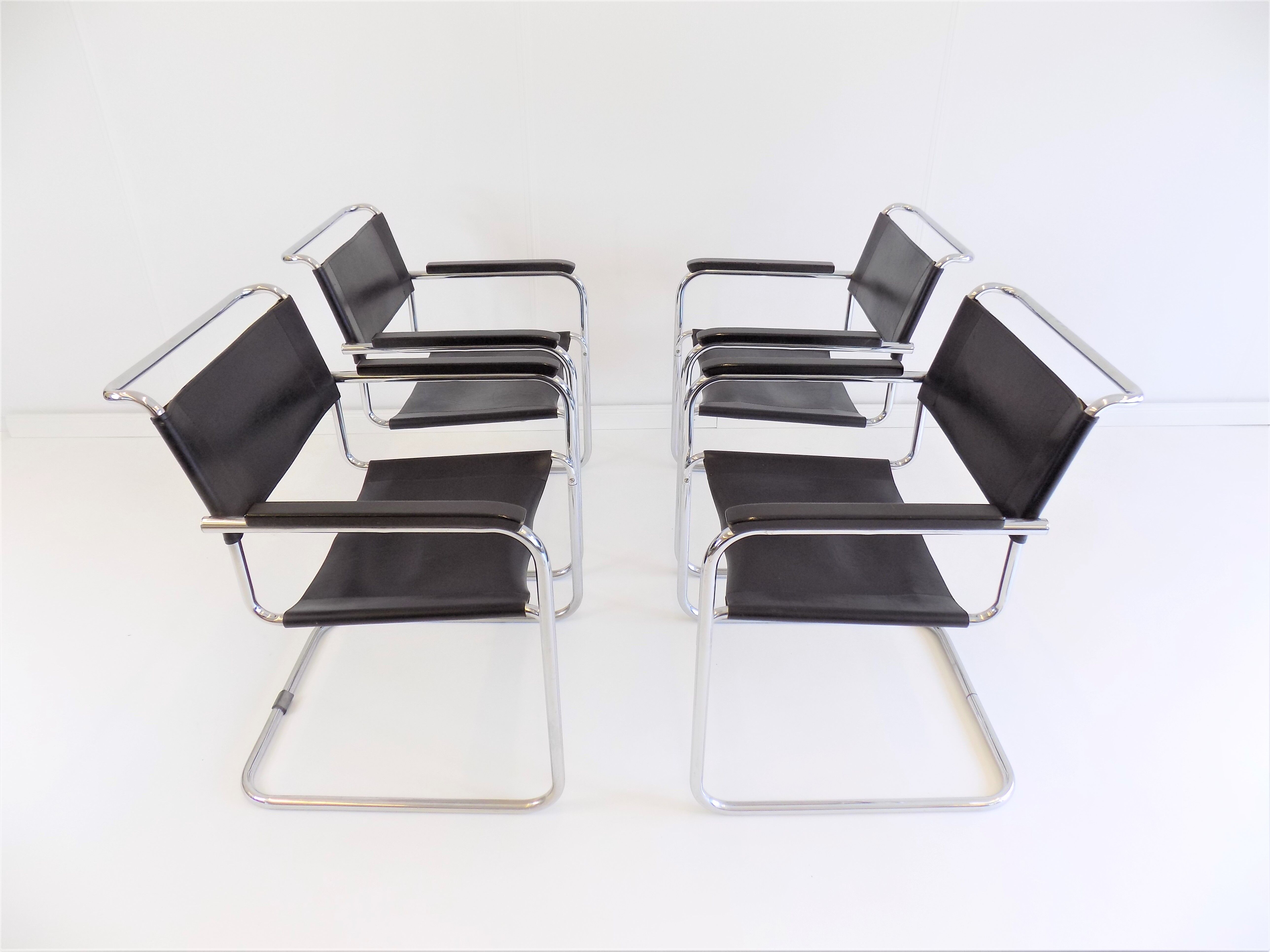 Set de 4 fauteuils Thonet S34 cuir cantilever par Mart Stam