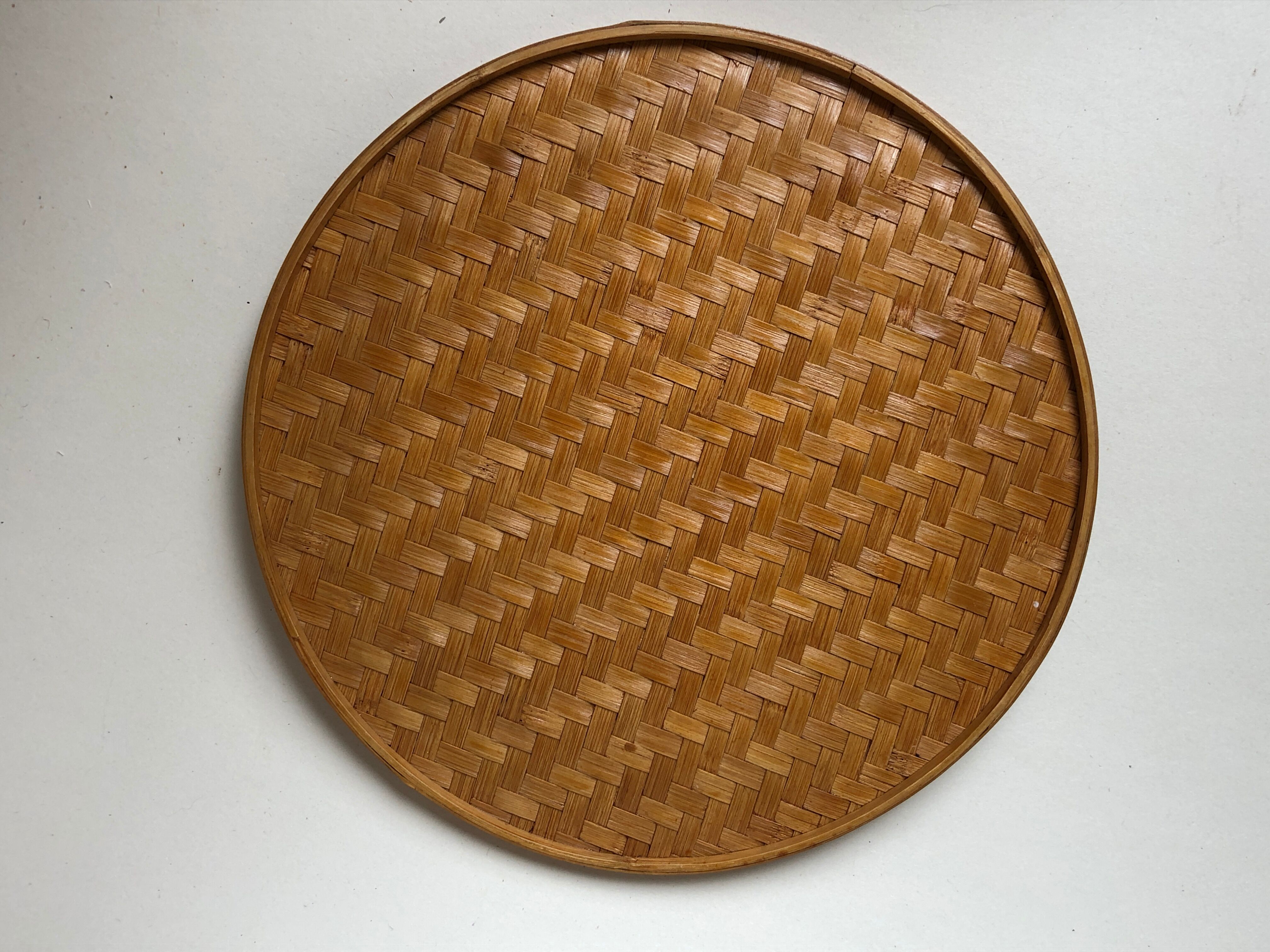 With lid rattan basket