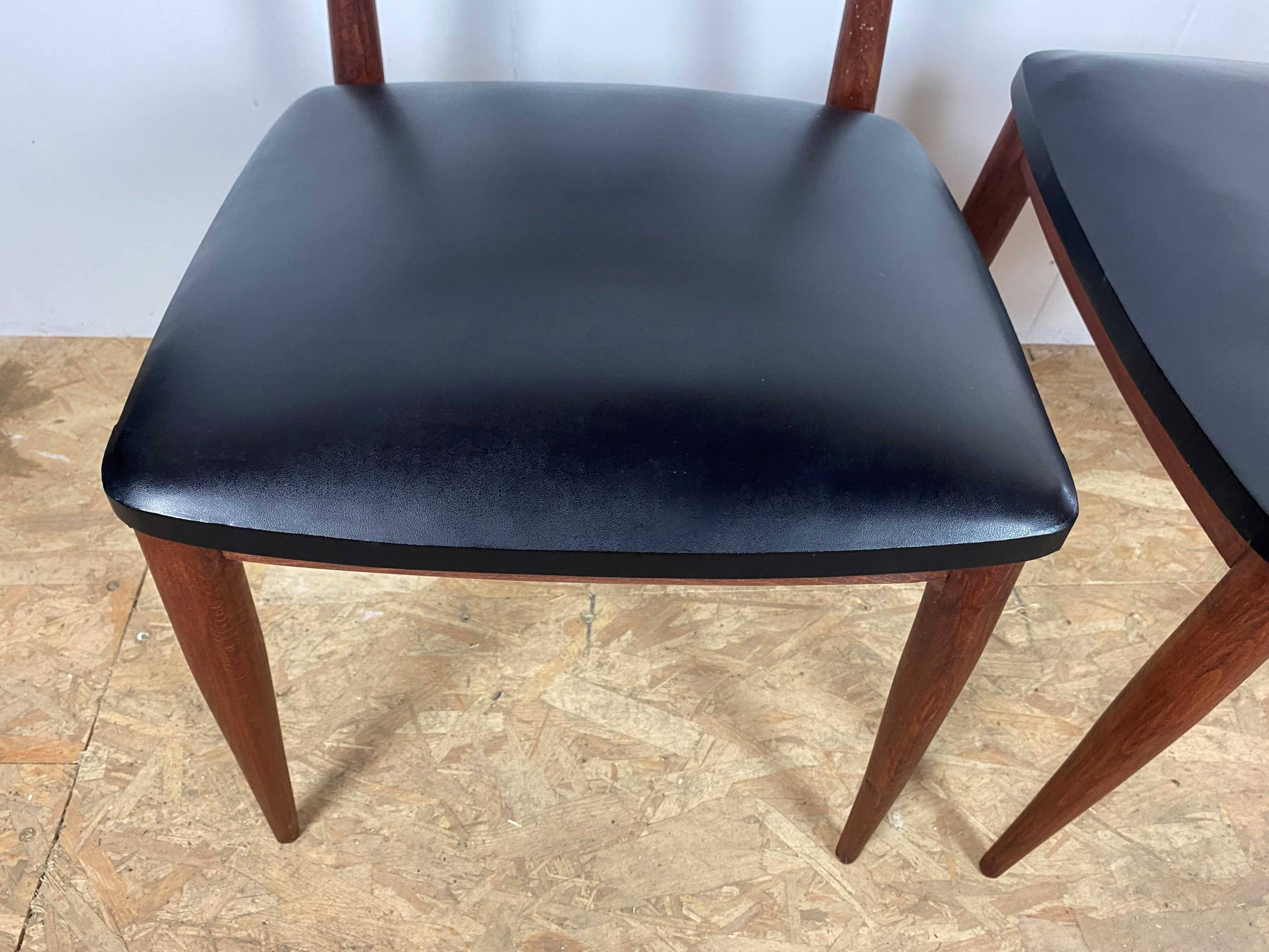 A vintage Scandinavian teak skai chair from AN60