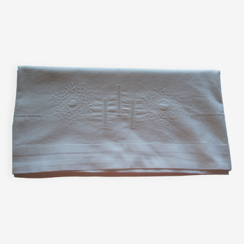 Drap plat belle broderie