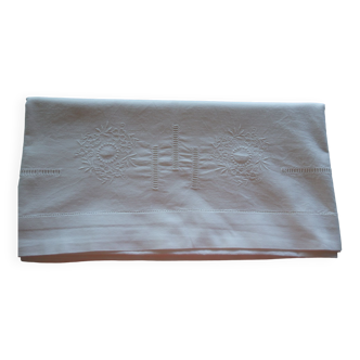 Drap plat belle broderie