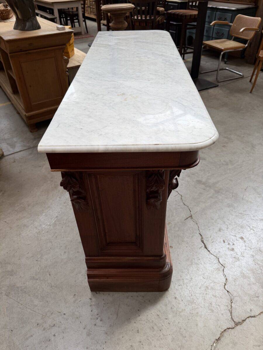 1950s bar counter