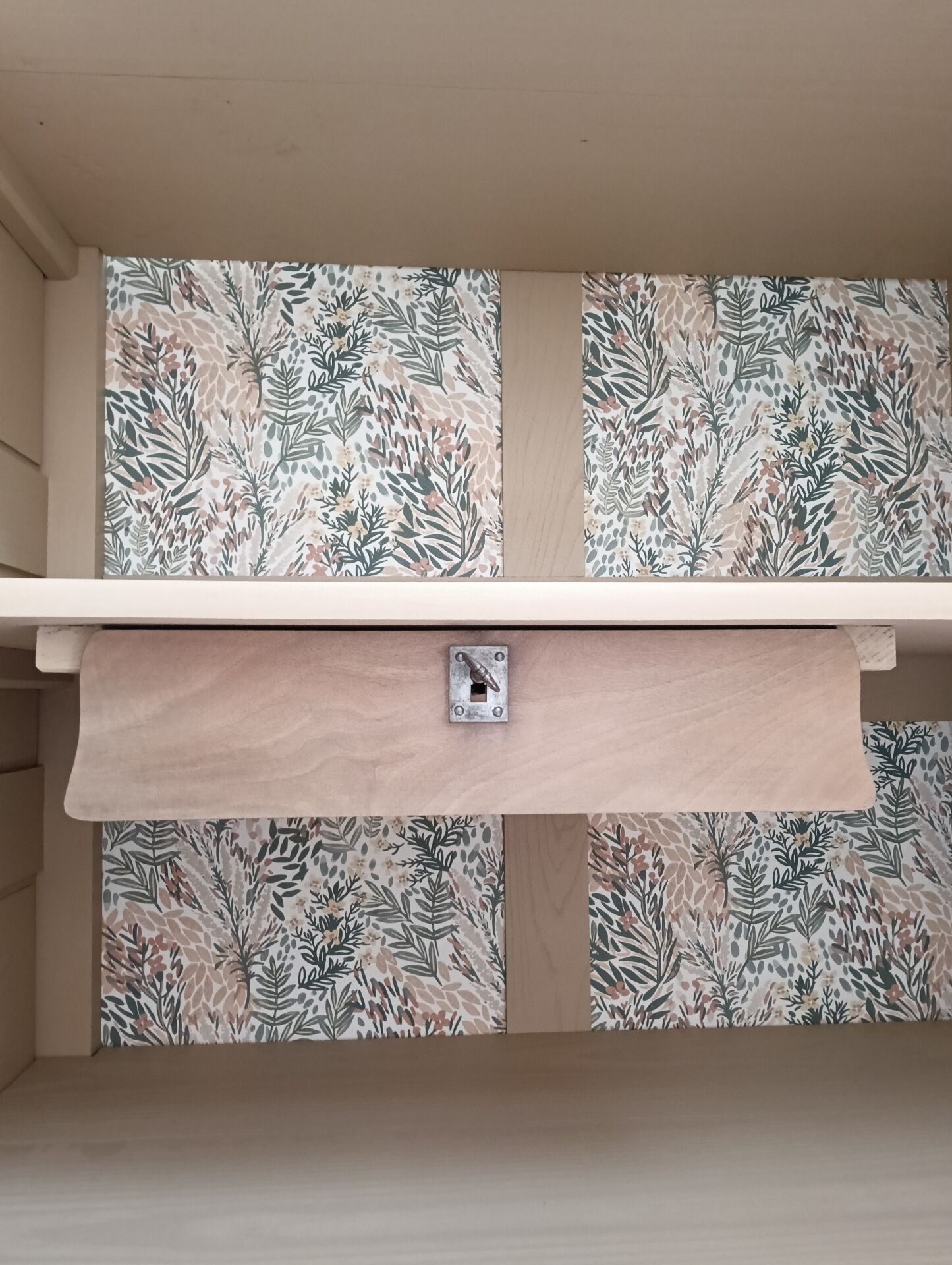 Art Deco oak bonnetière