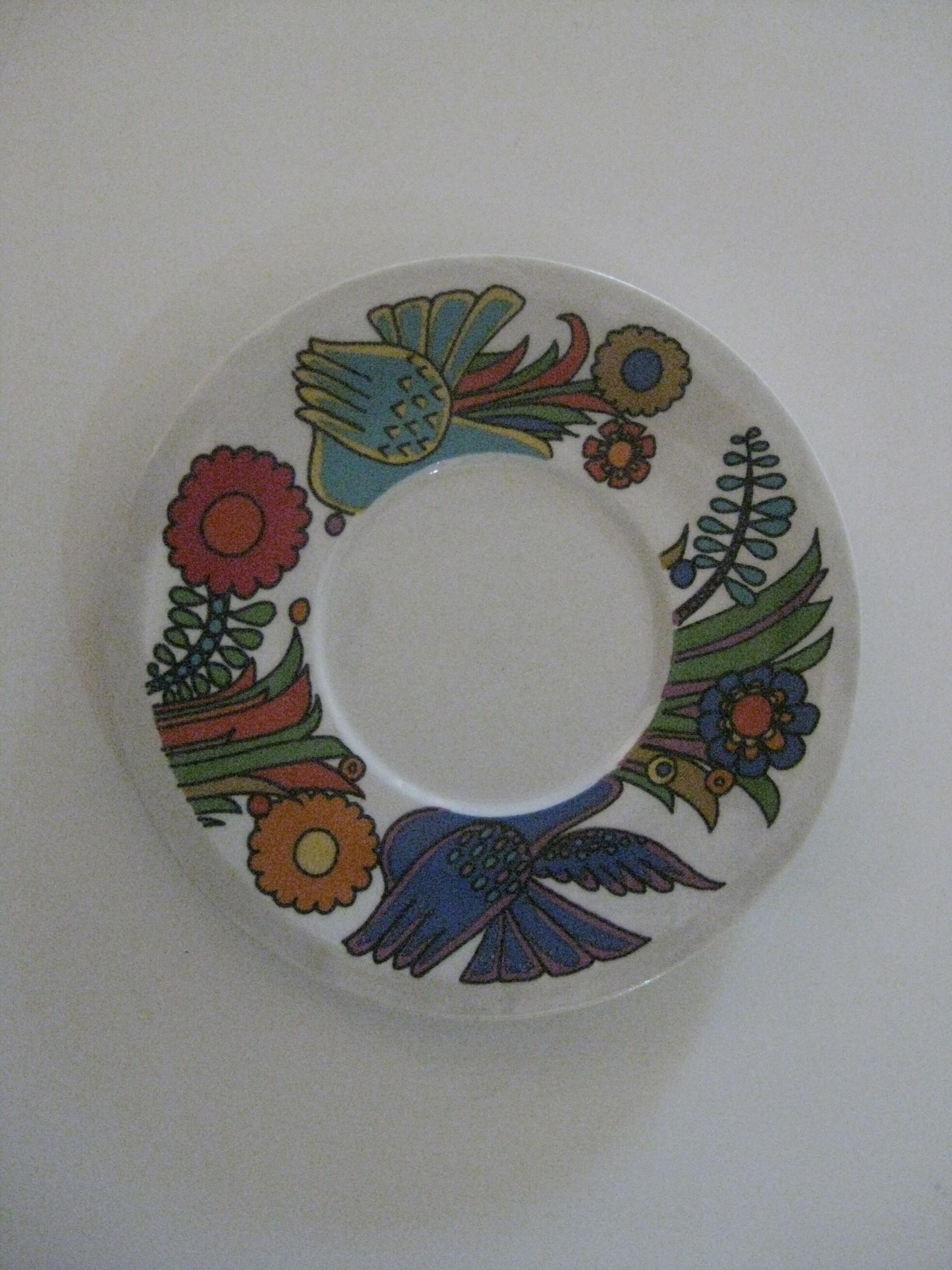 Acapulco Villeroy and Boch 8 cups and vintage saucers