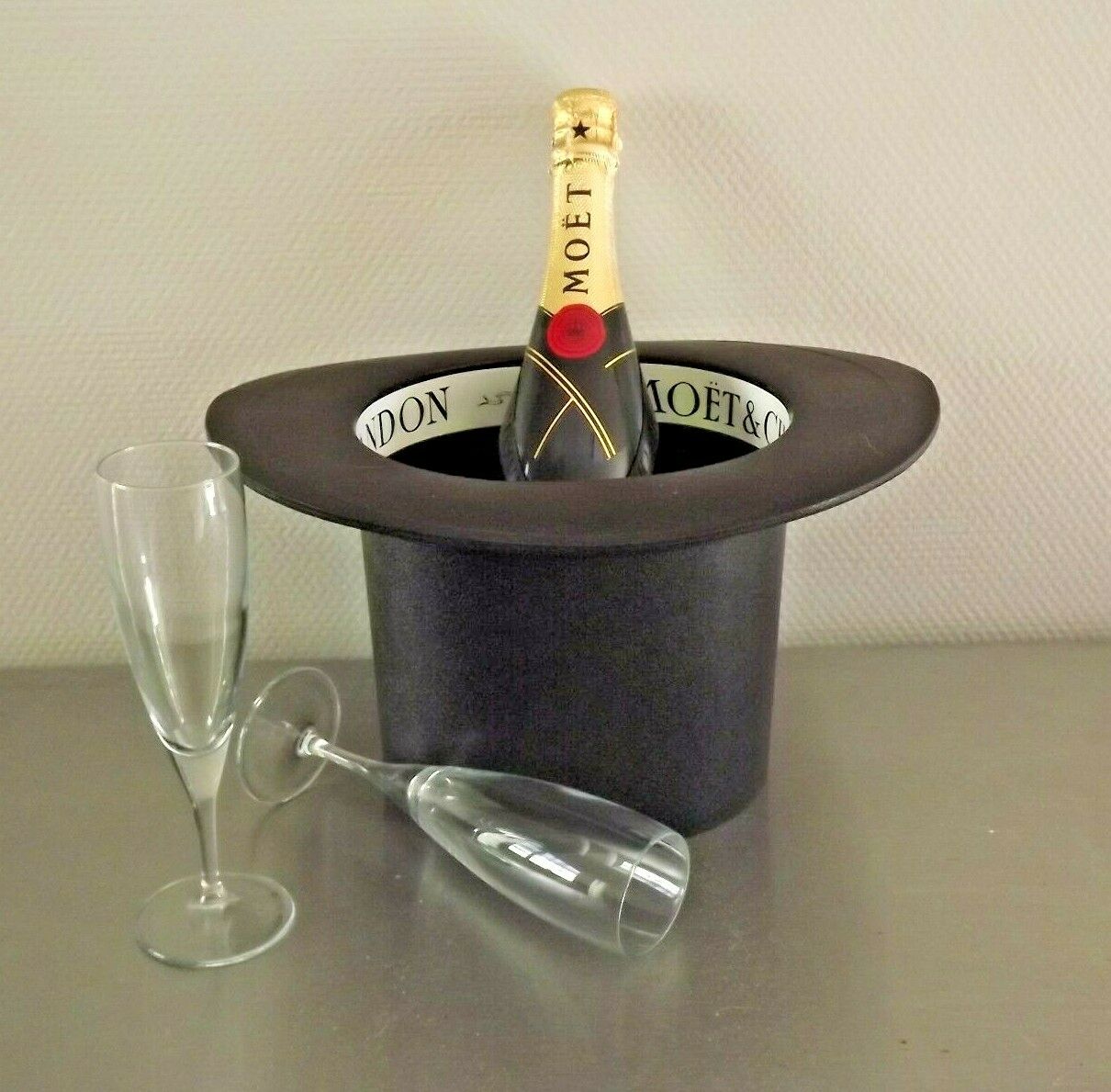 Vintage french hard plastic top hat champagne ice bucket  moet & chandon 3034