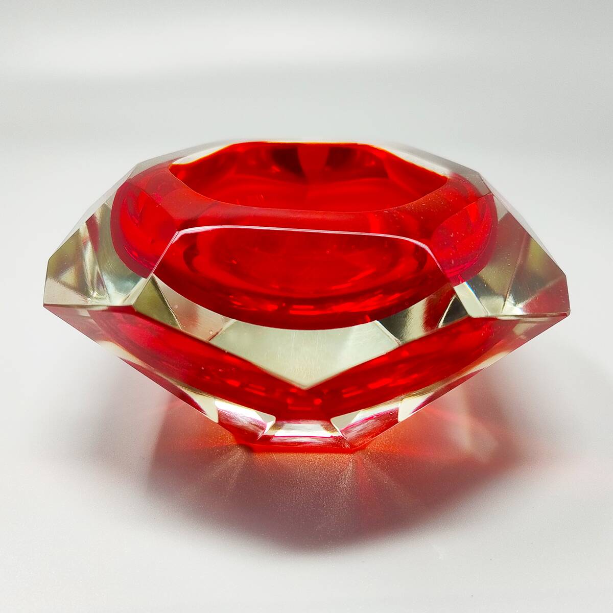 Cendrier ou vide poche étonnant rouge des années 1960 par Flavio Poli pour Seguso
