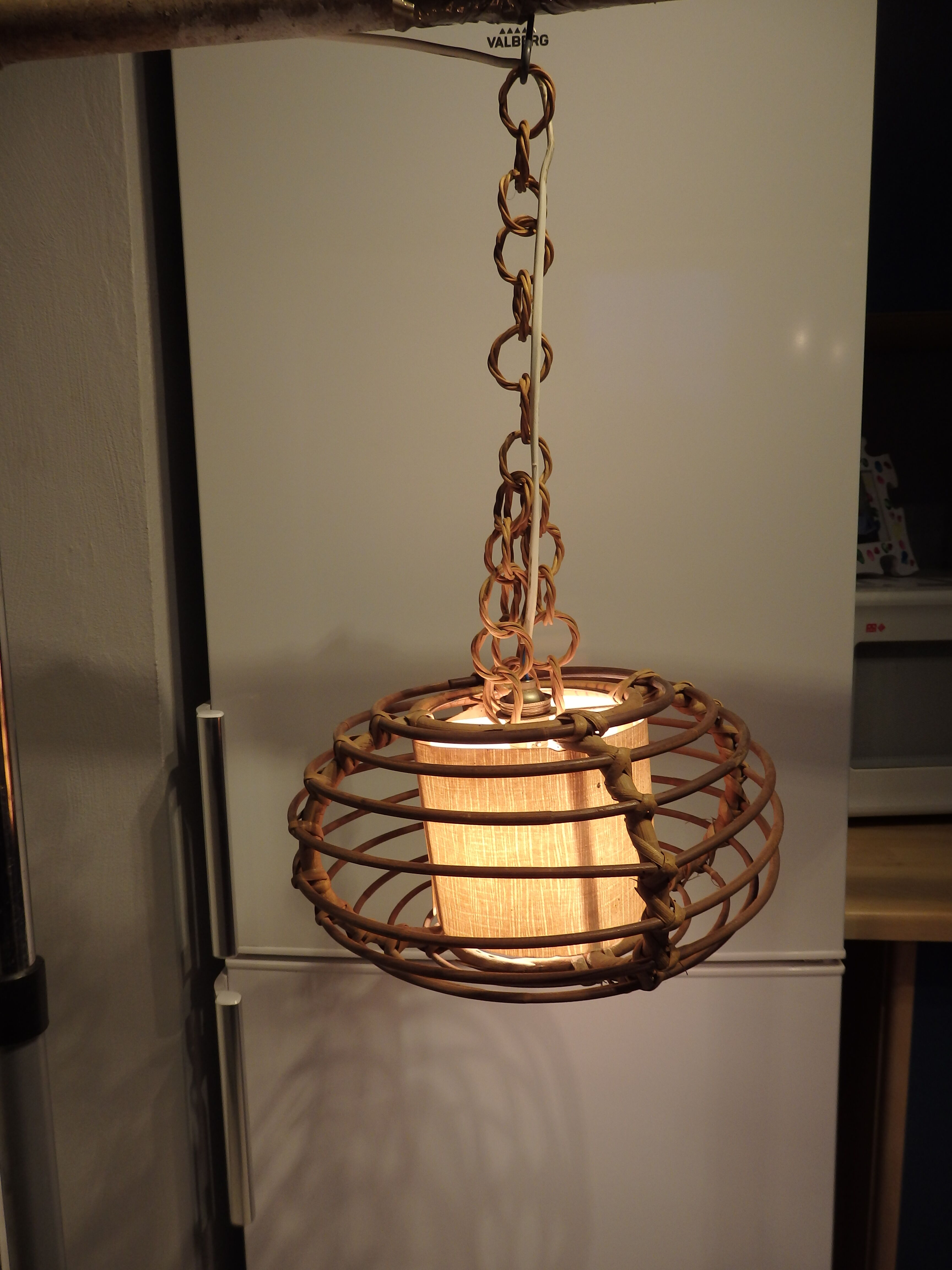 Rattan hanging lamp