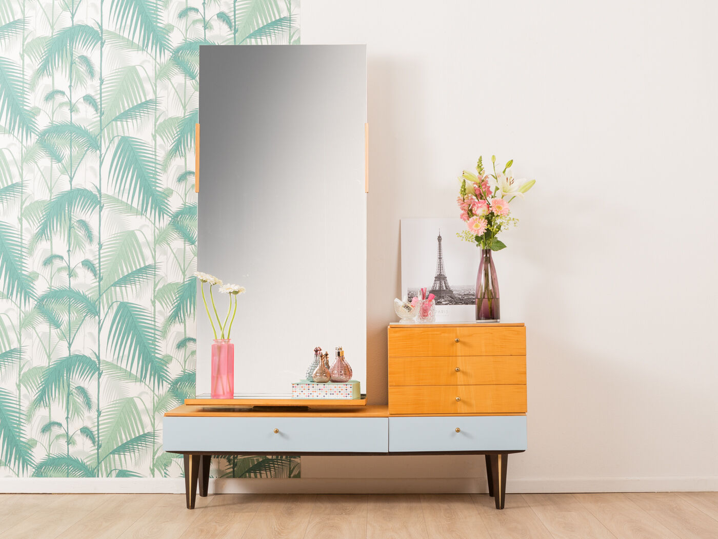Dressing table from the 1960s