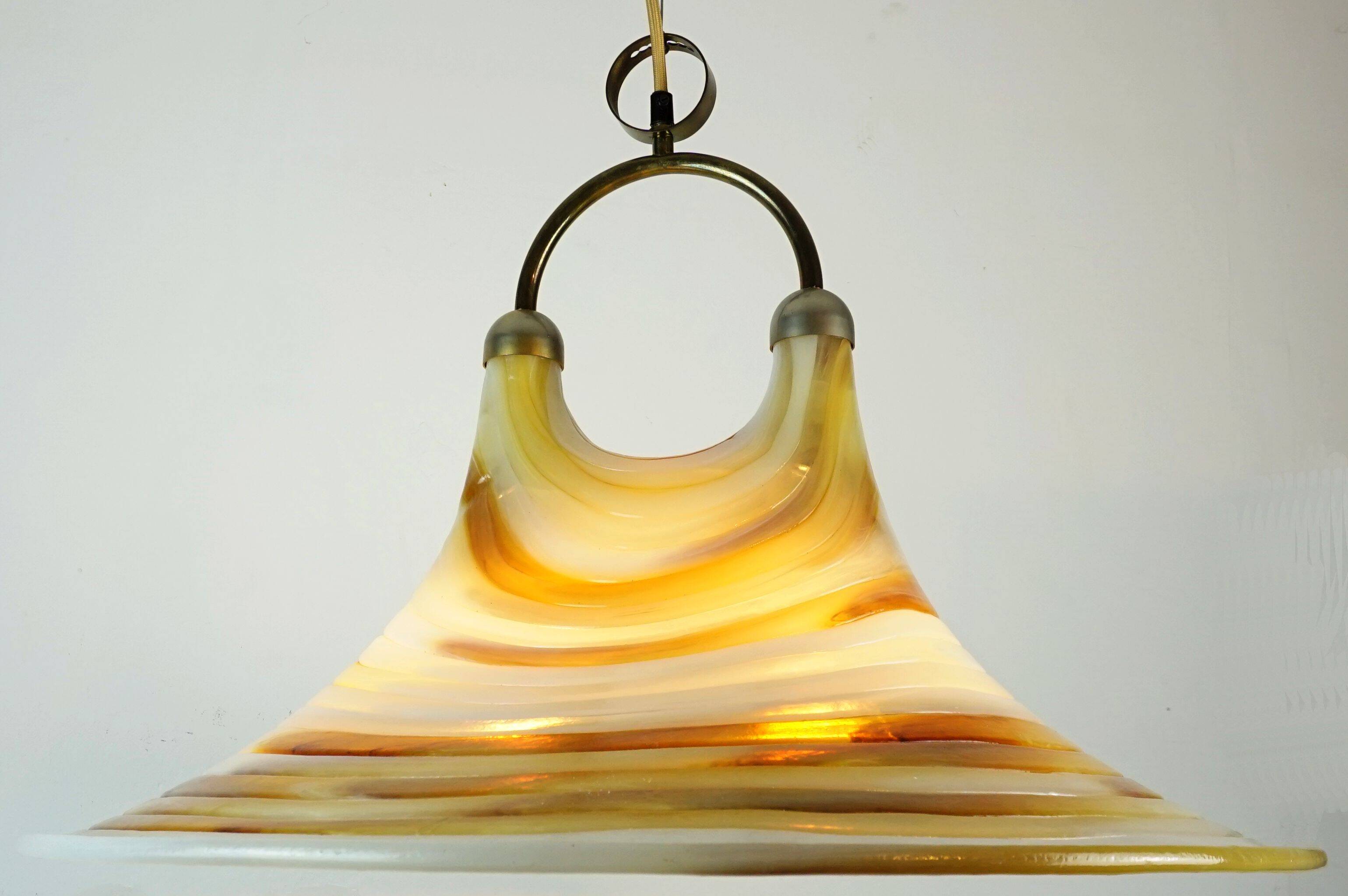 Grande lampe suspendue cosack en acrylique et laiton des années 1970 style spatial