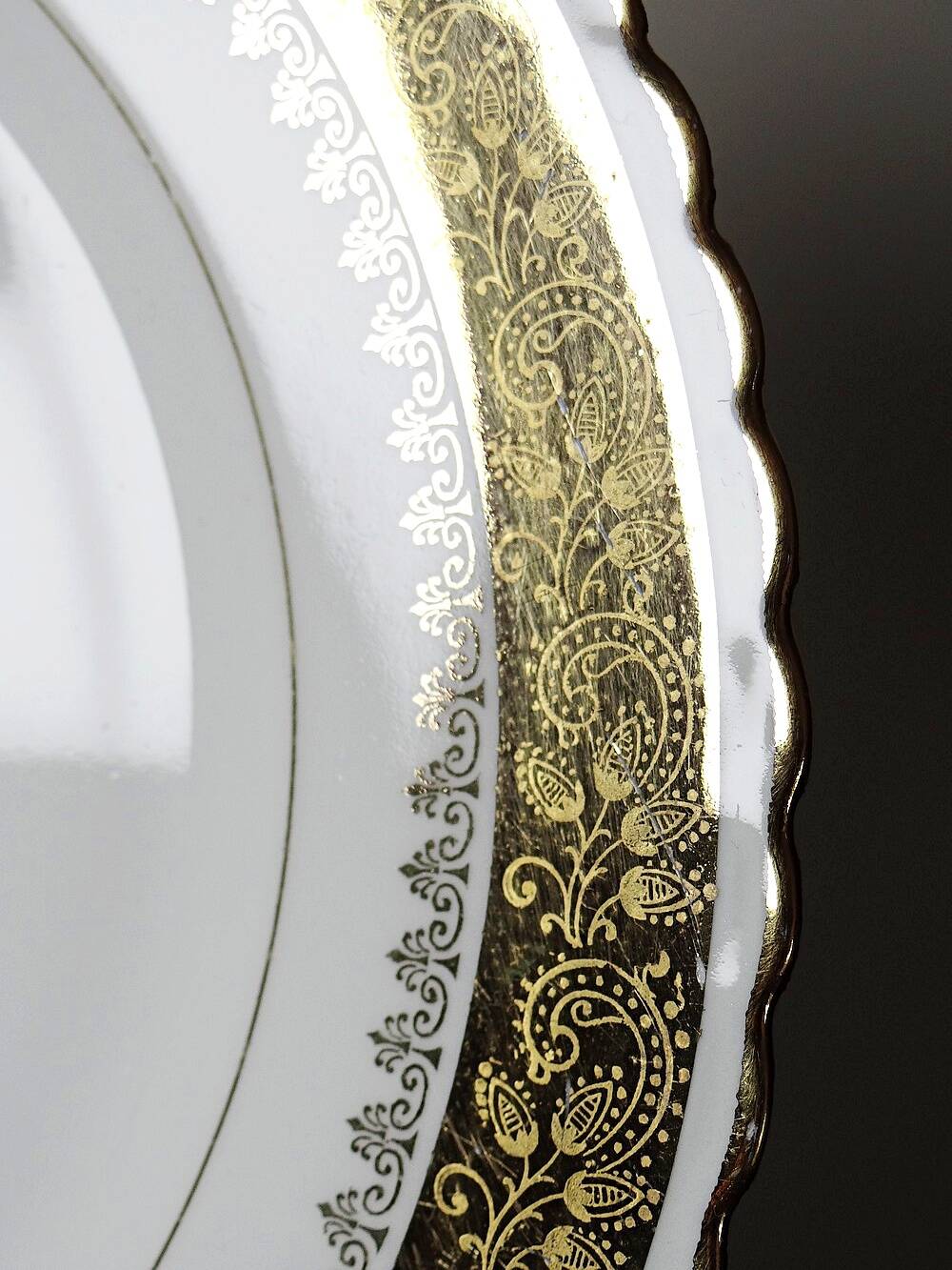 Set of 6 vintage flat plates ADP L Royal Limoges, gilded porcelain - 2