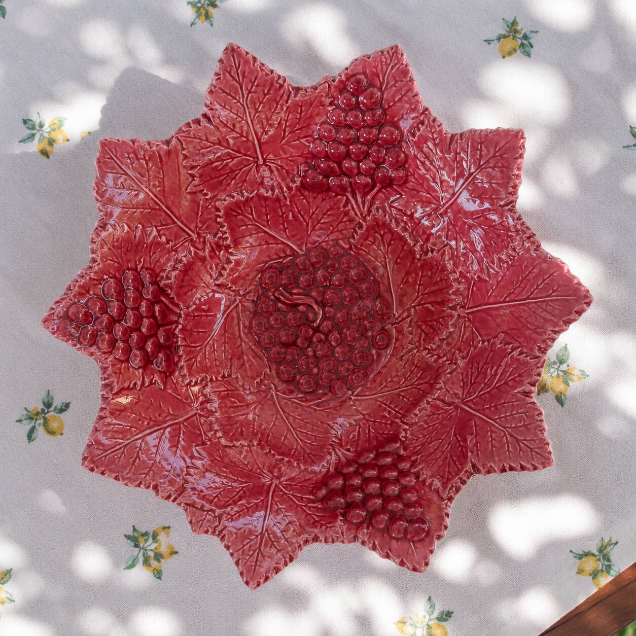 Vine leaf raspberry majolica centrepiece bowl