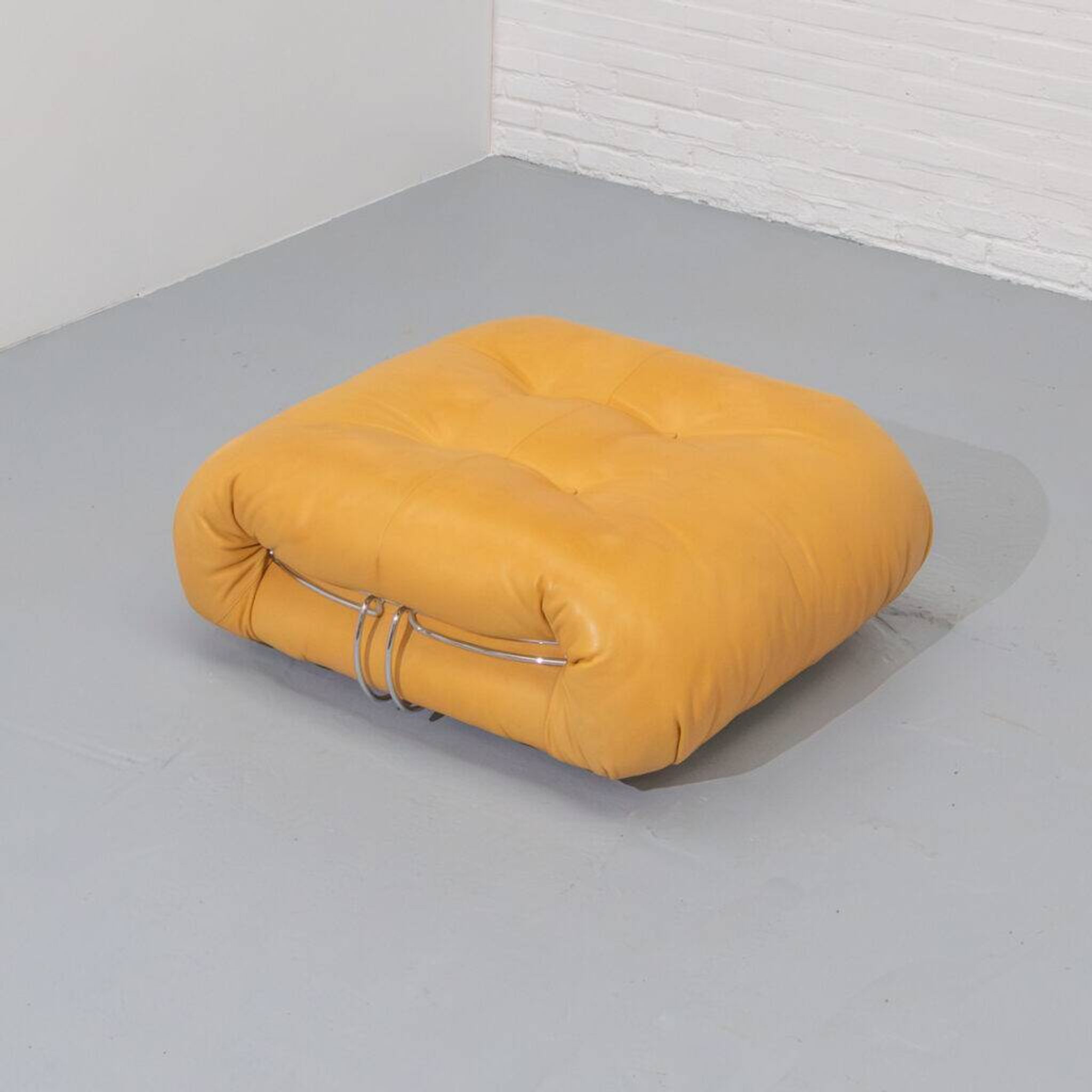 Pouf Soriana Cassina d'Afra et Tobia Scarpa