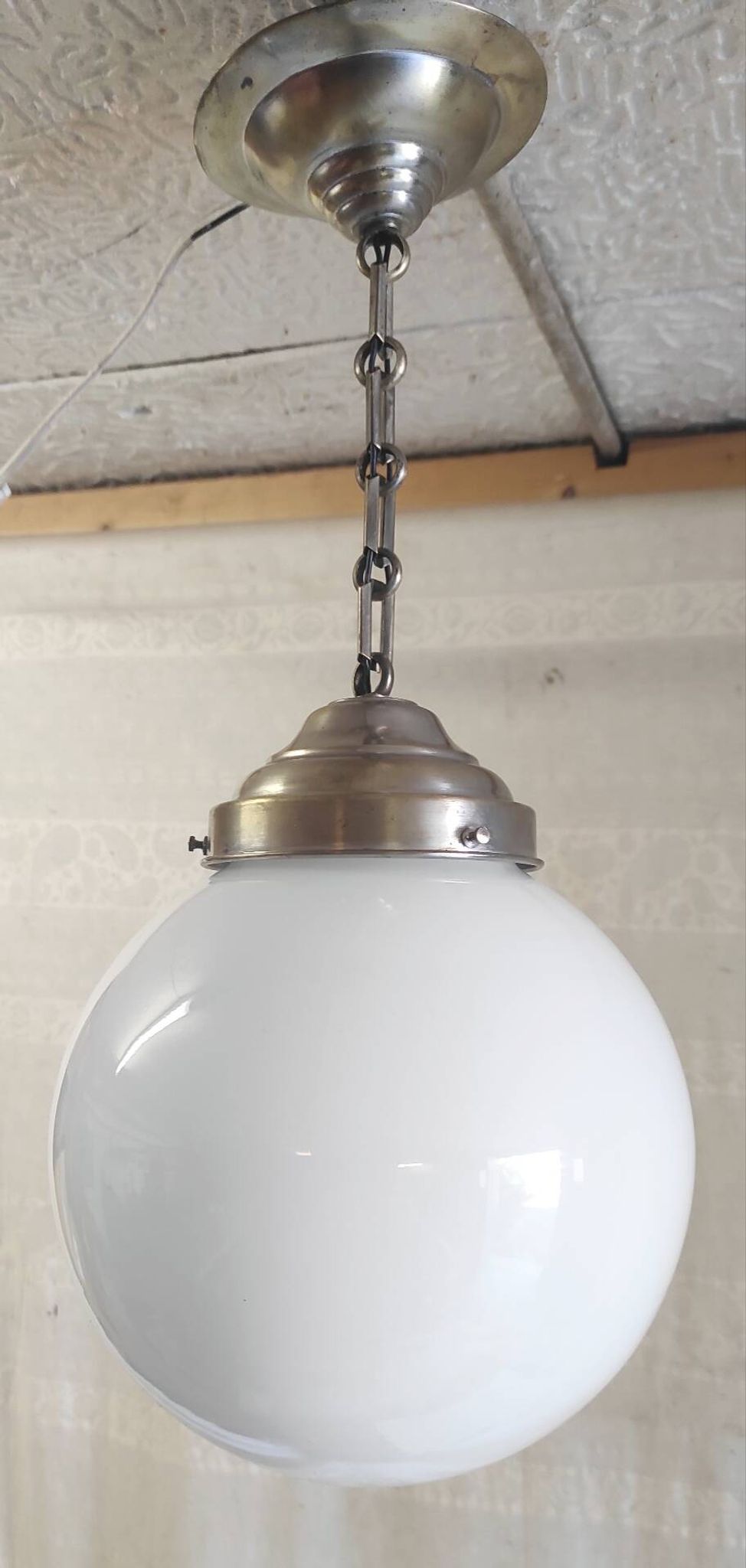 Suspension design Bauhaus globe opaline (diam: 20 cm) - mid 20th century