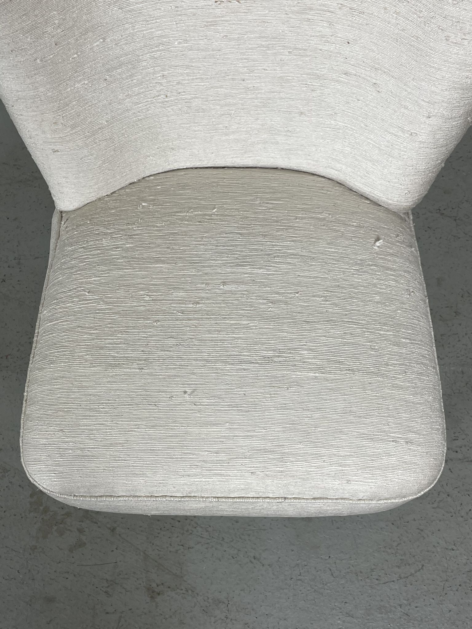 Chaise longue danoise en tissu d’ameublement en soie des années 1940