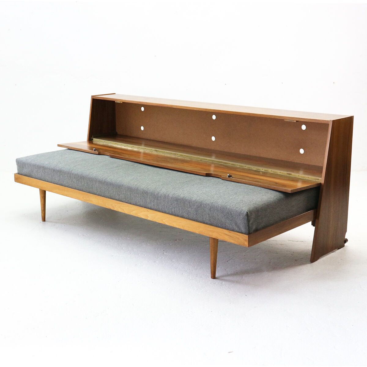 Extendible day bed, walnut with grey cover 1960