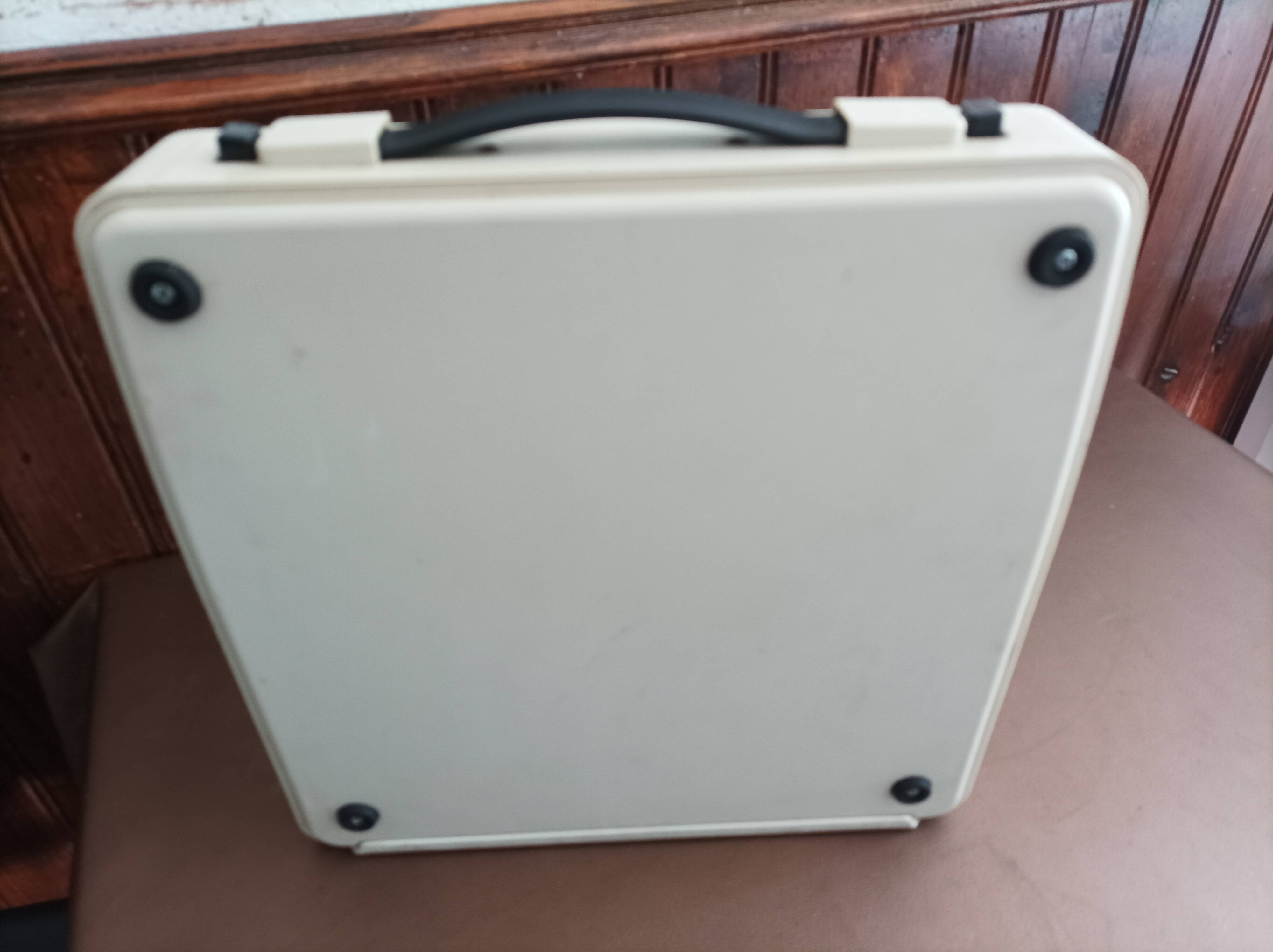 Silver Reed SR12 typewriter