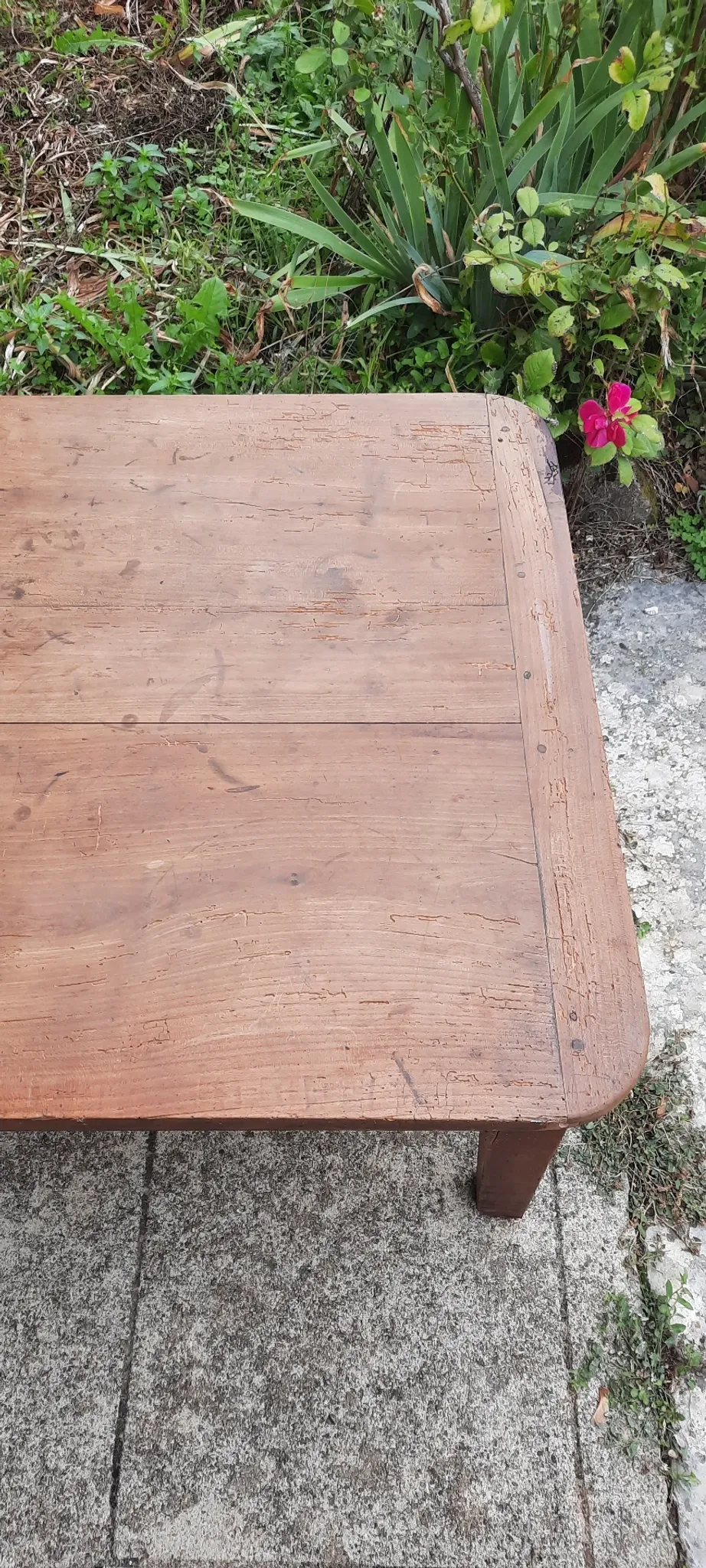 Low farmhouse table