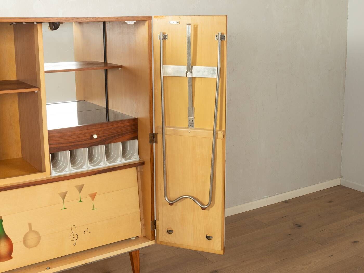 Meuble bar de style mid-century