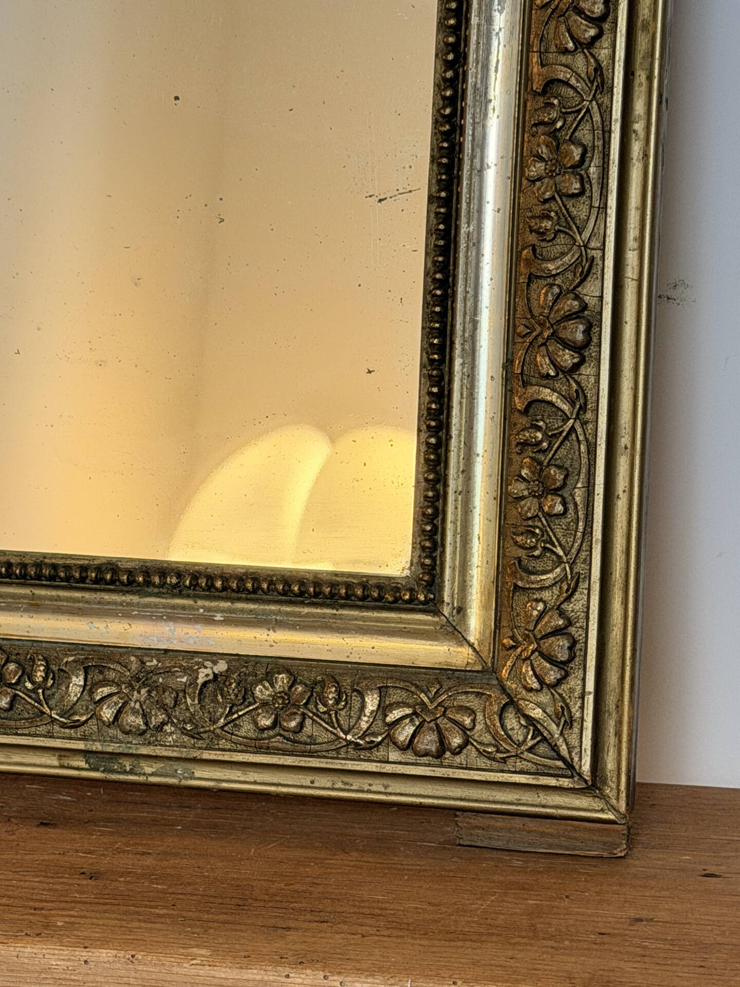 Miroir doré - Louis Philippe feuille d’or 51x65cm
