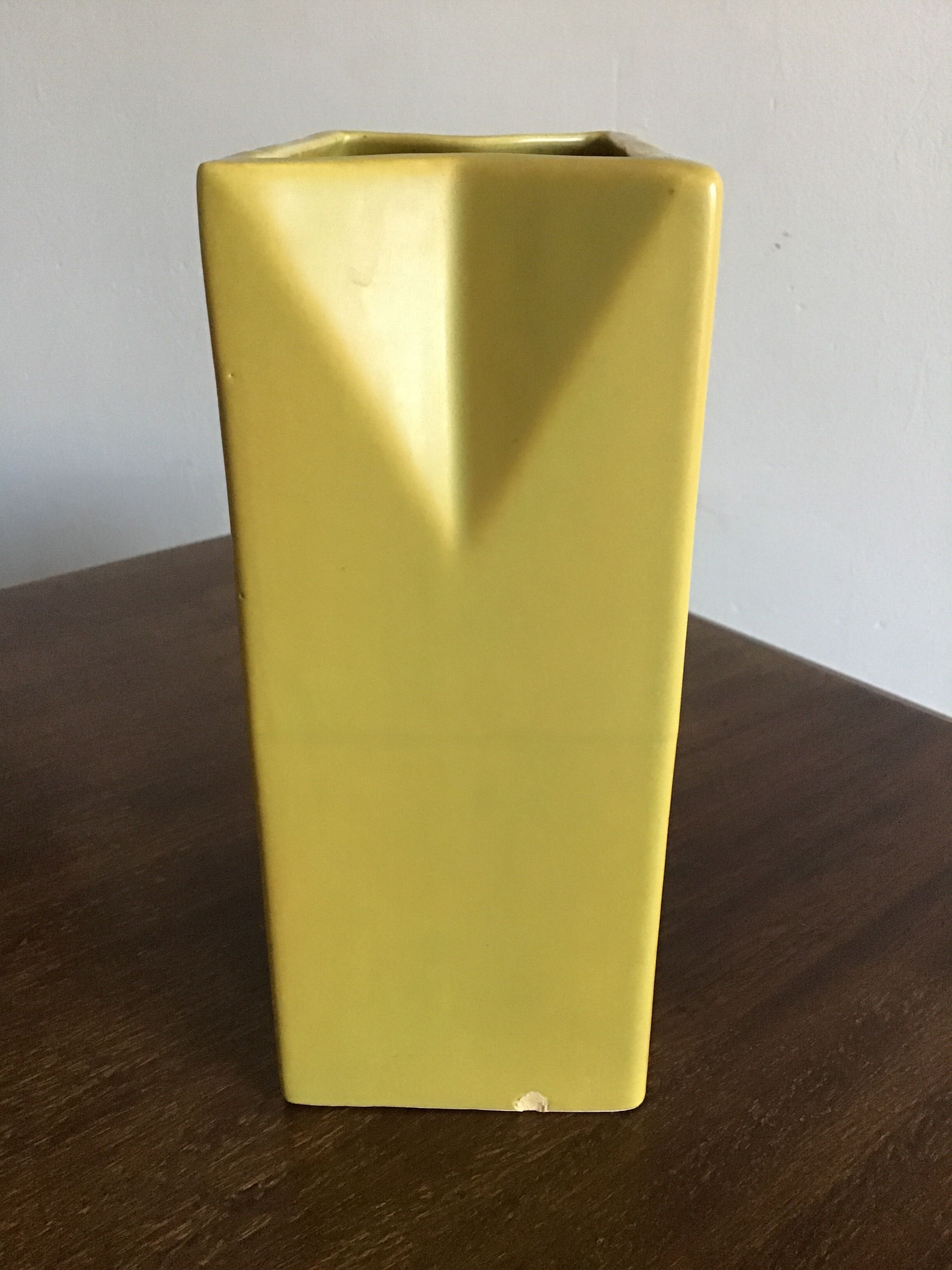 Art deco vase