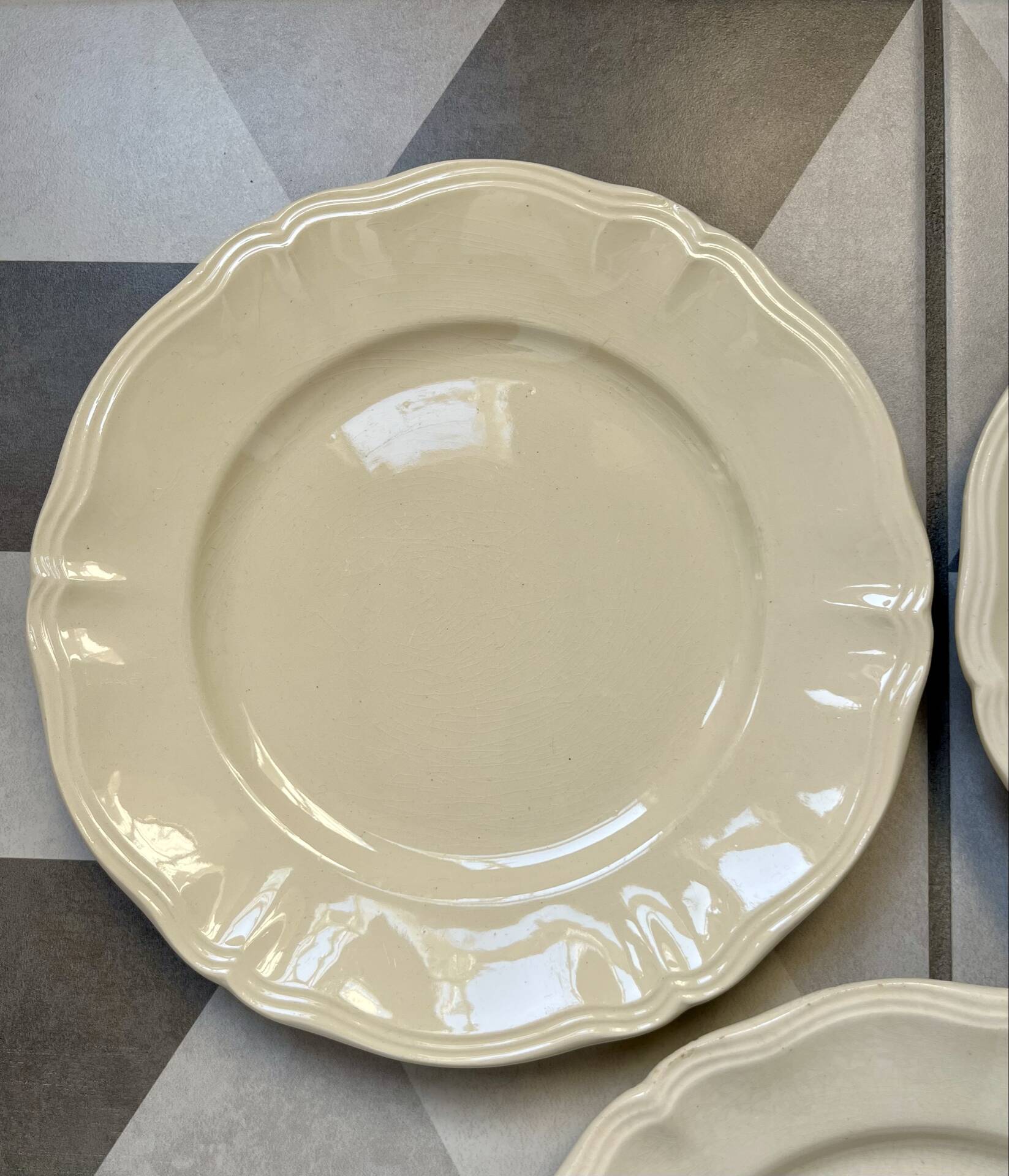 Set de 3 assiettes plates ivoire Digoin Sarreguemines