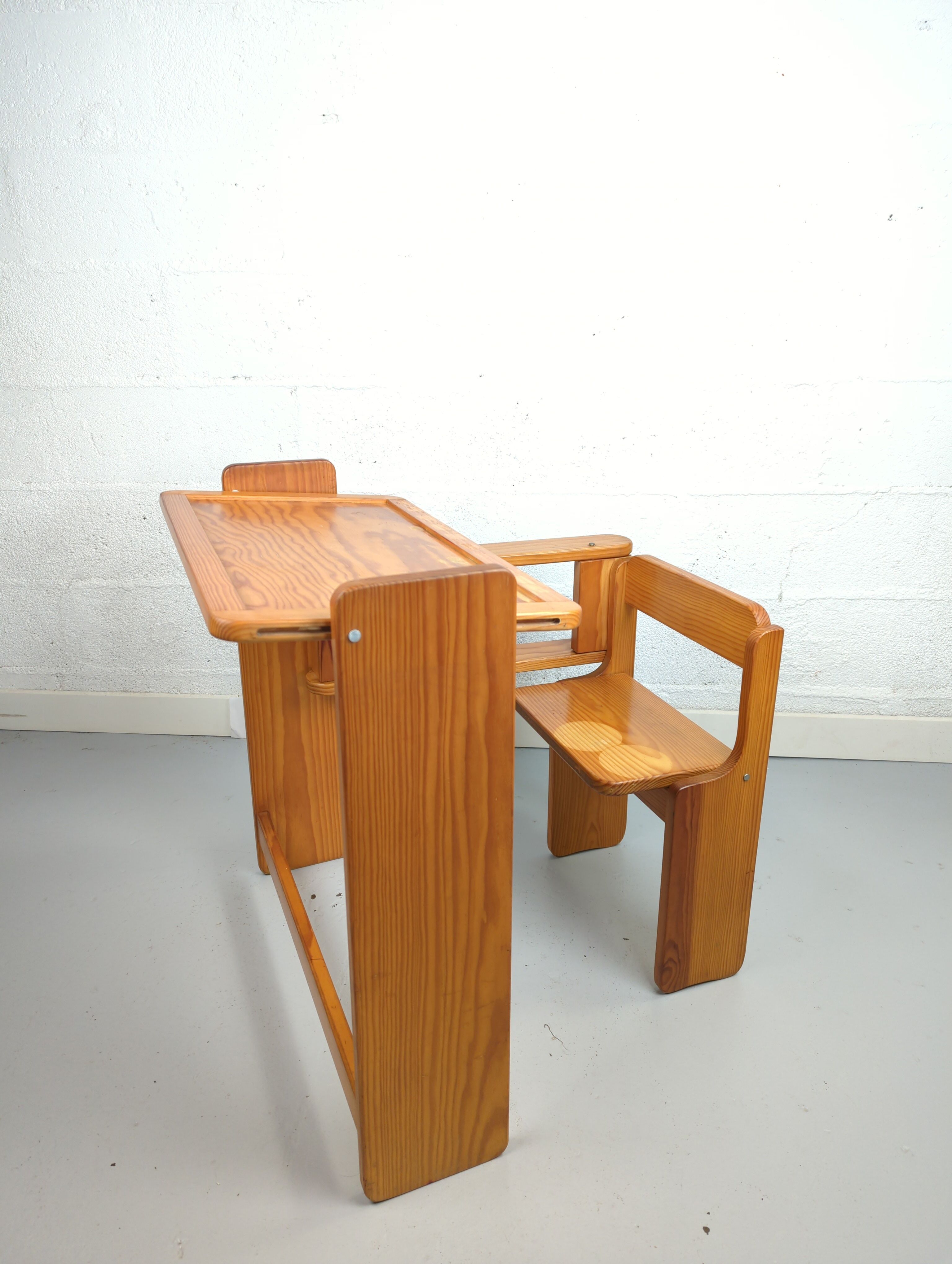Foldable children's desk in pine 1970