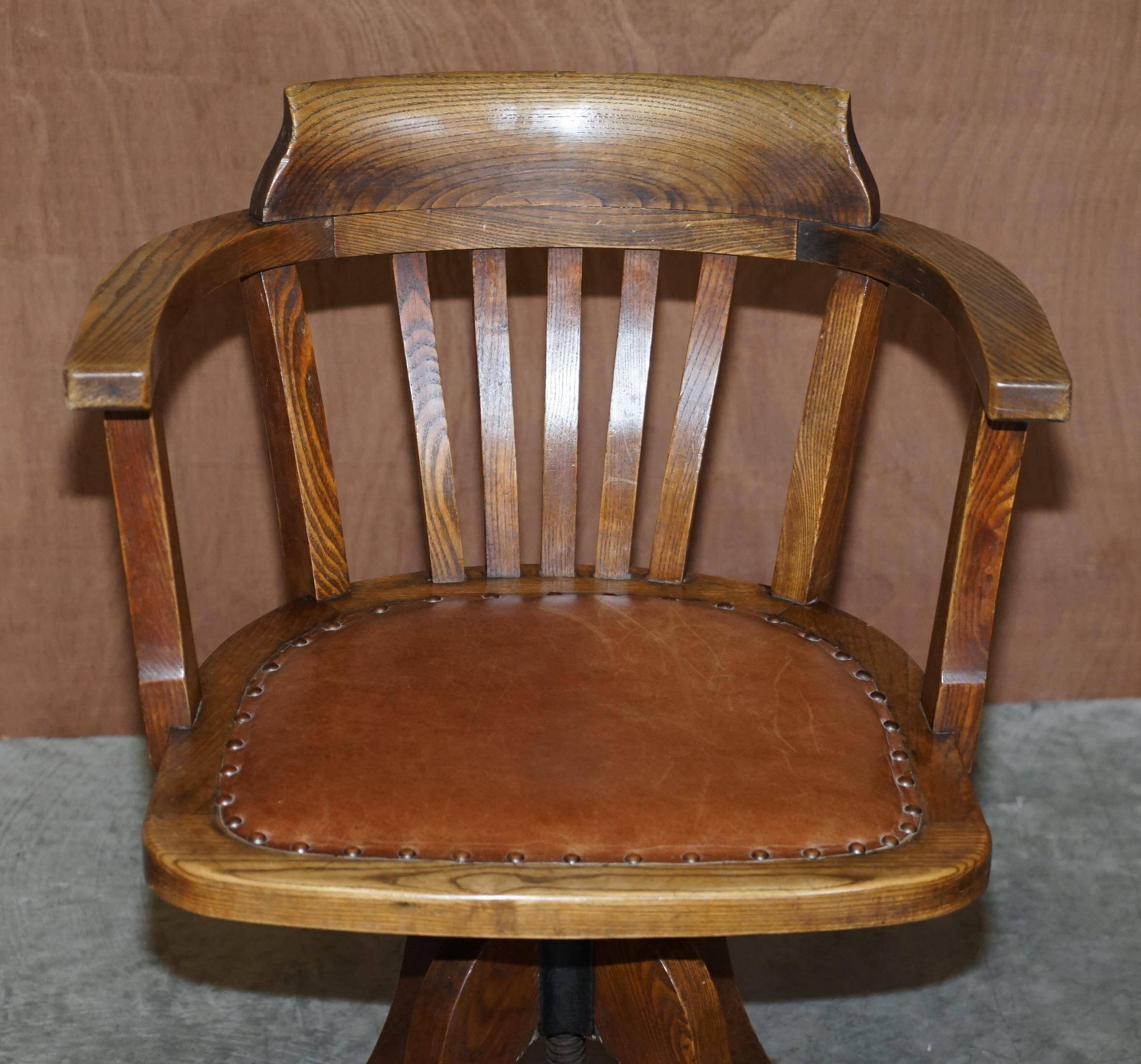 Fauteuil de directeur ancien circa 1900 époque Édouardien en cuir