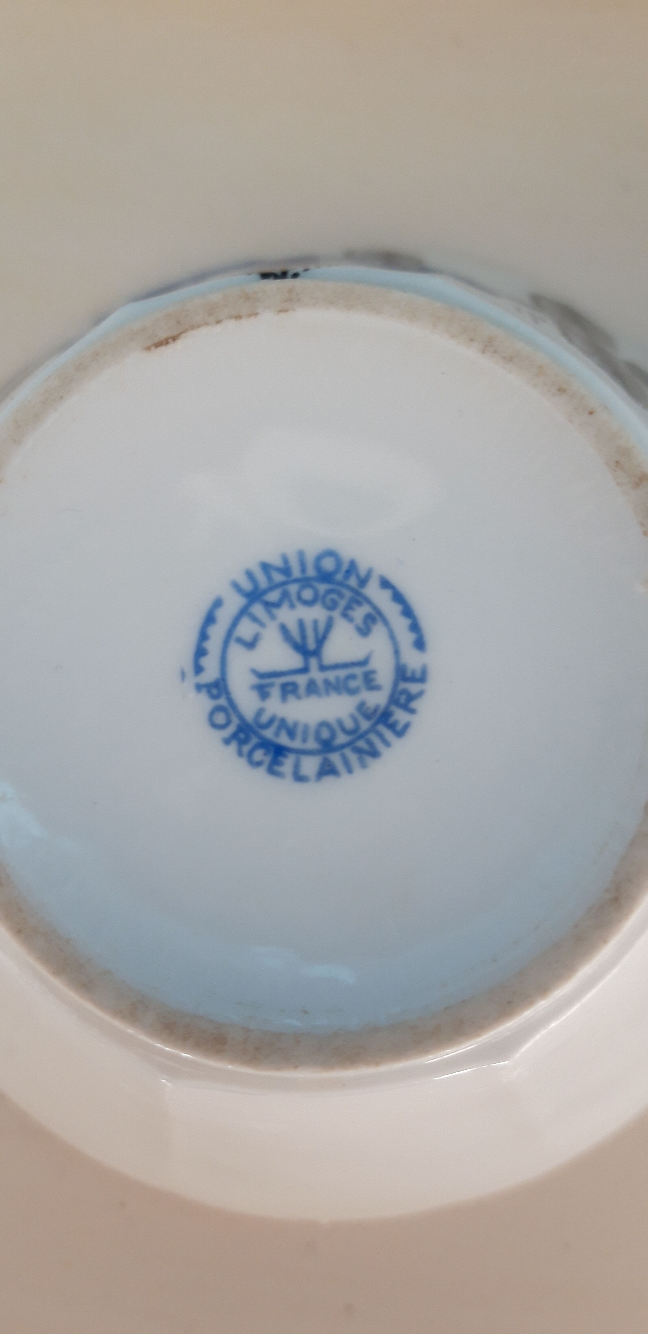 Service of cups and milk jar in fine porcelain from Limoges Art Deco