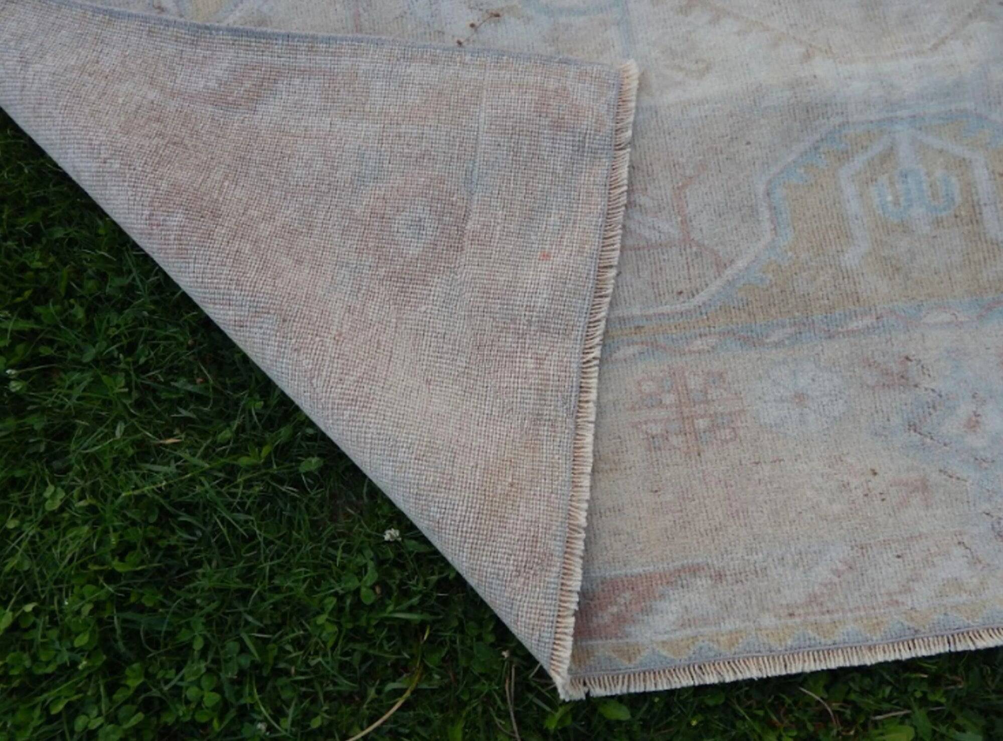 Vintage Turkish rug handmade 196x274 cm