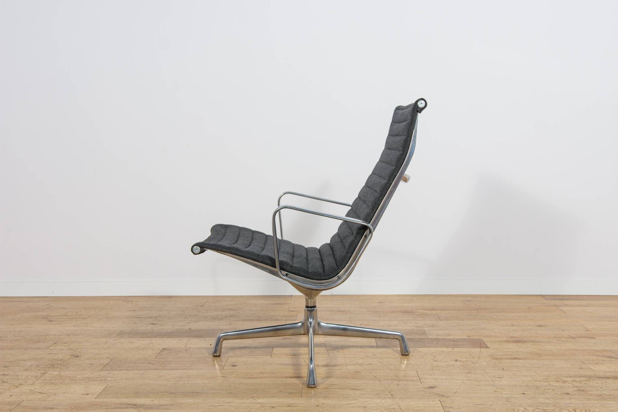 EA124 Lounge Chair by Charles & Ray Eames for Herman Miller, United States, 1980s
