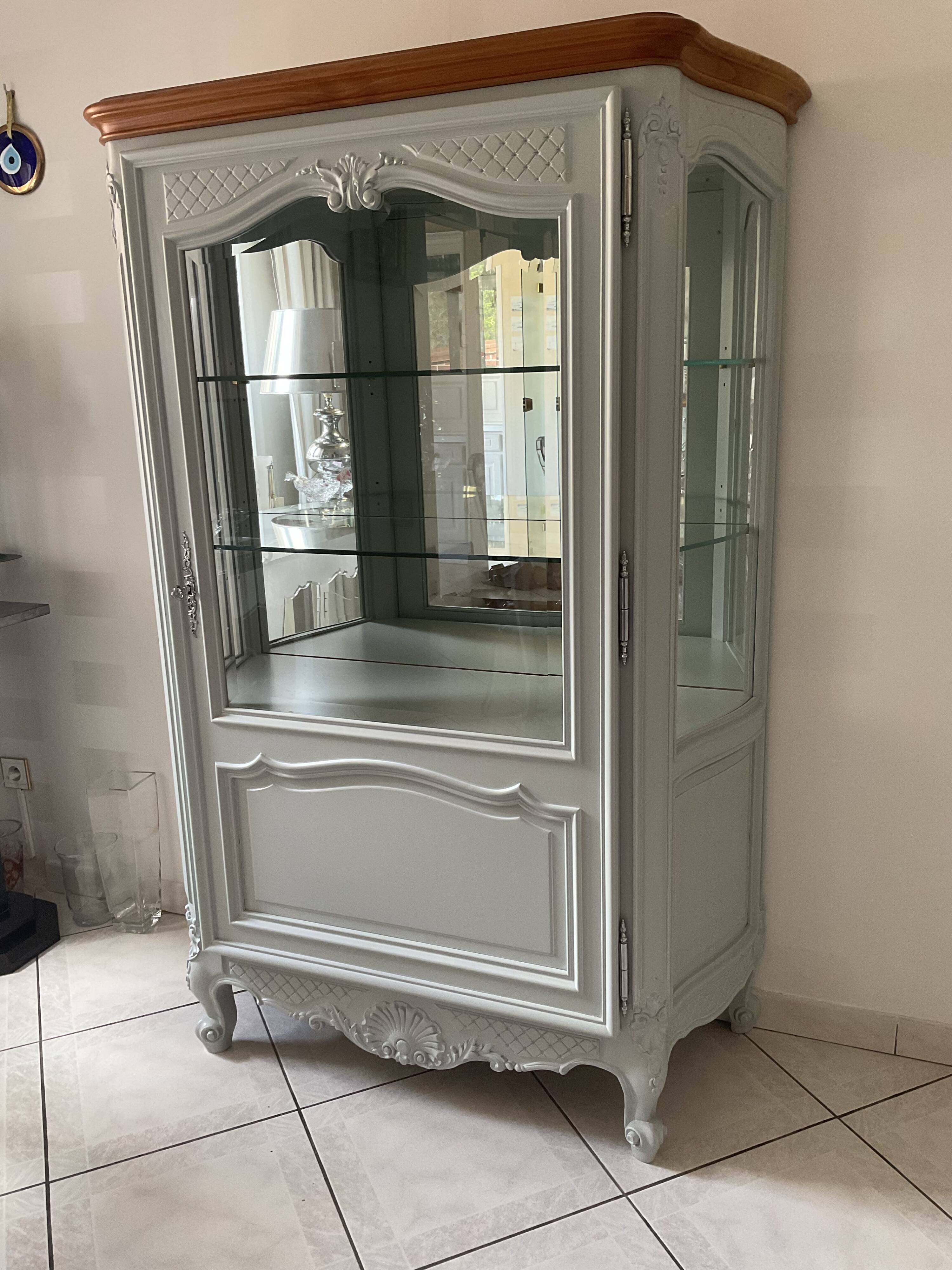 Louis XV display cabinet in solid cherry wood, patinated in Gustavian grey.