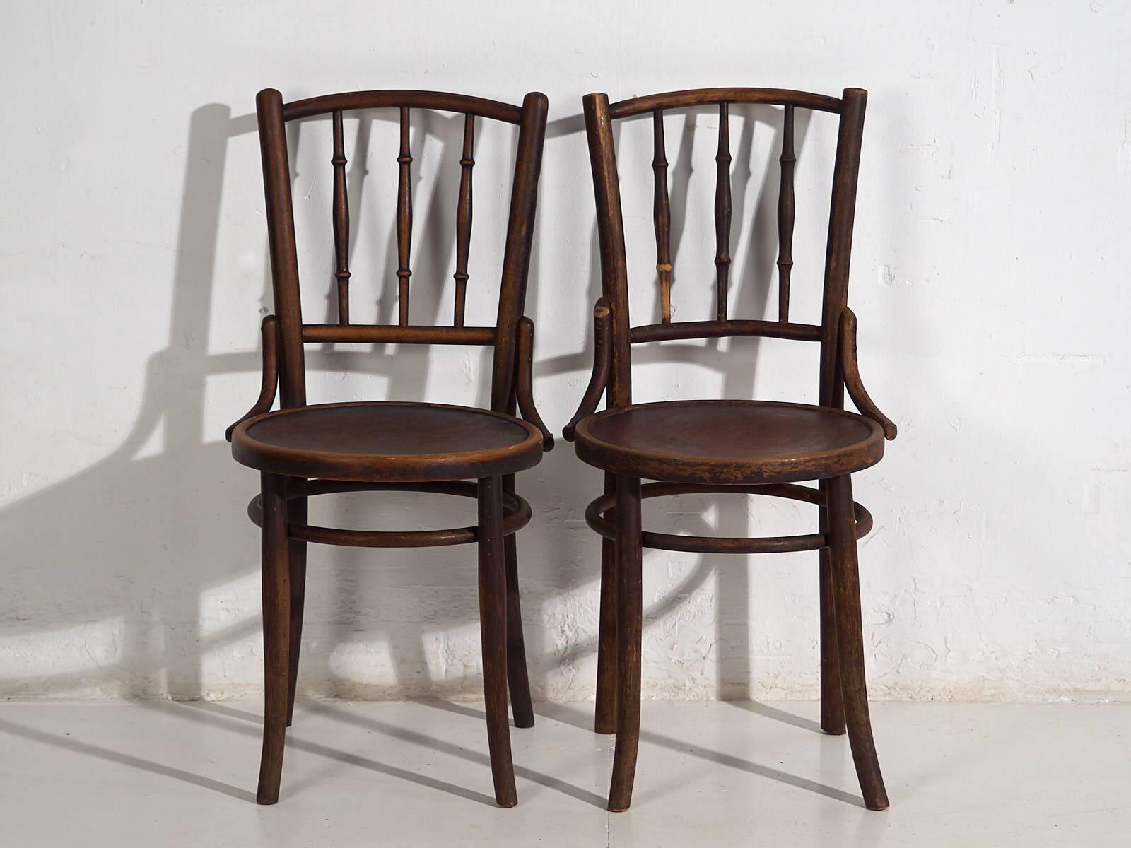 Antique Viennese-style chairs (circa 1920). Set of 4, no. 4